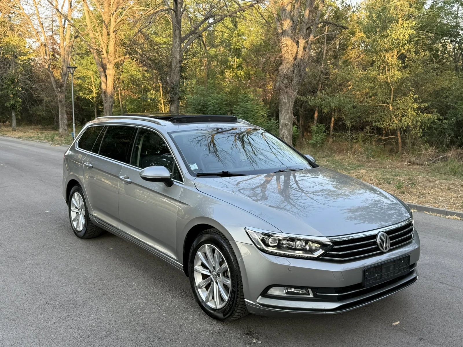 VW Passat 2.0 TDI HIGHLINE, DIGITAL, LED, 360  Камери, Кожа, - изображение 2