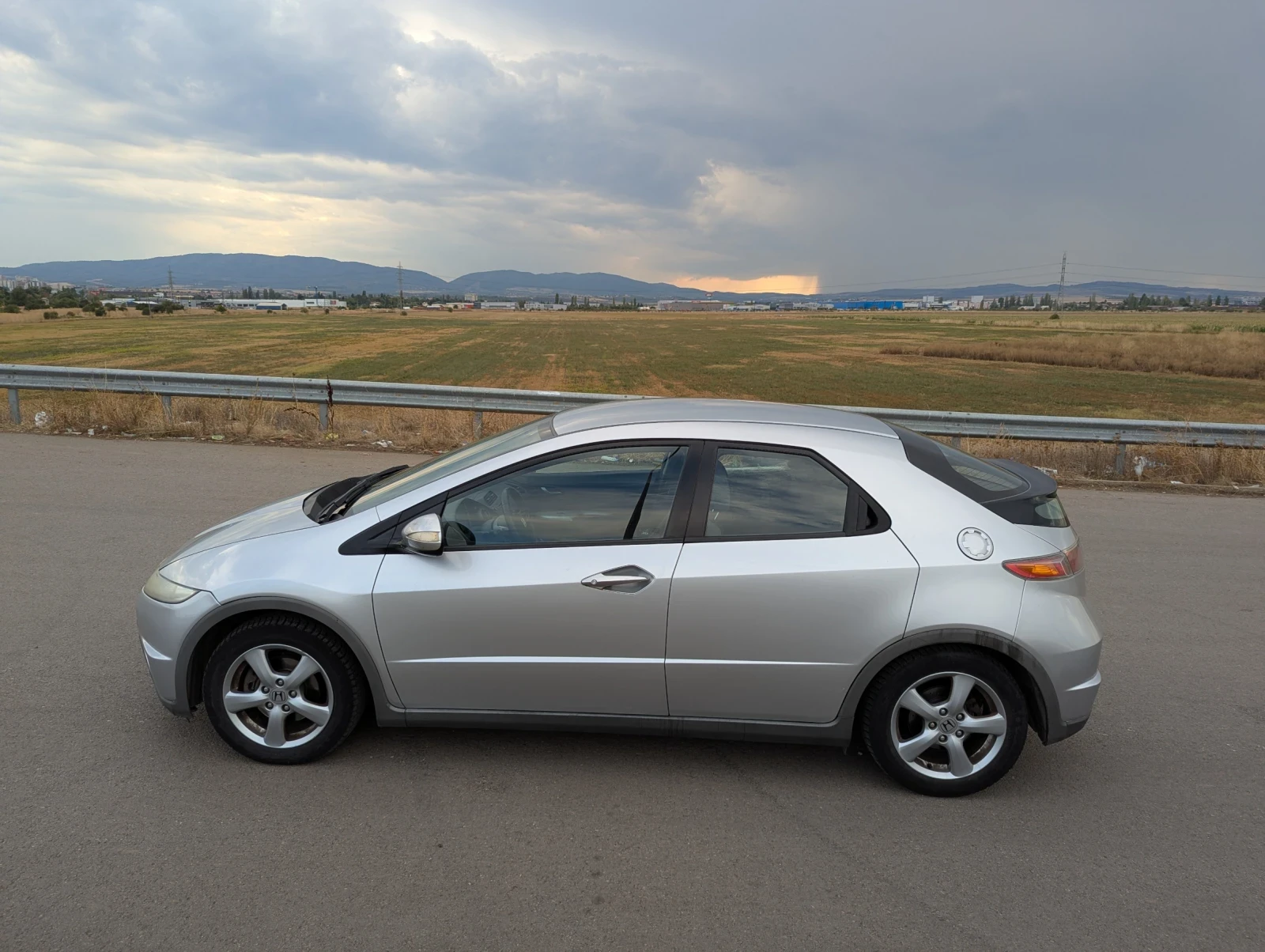 Honda Civic 1. 4i - DSI - (РЕАЛНИ КИЛОМЕТРИ)(6 - СКОРОСТИ) - изображение 9