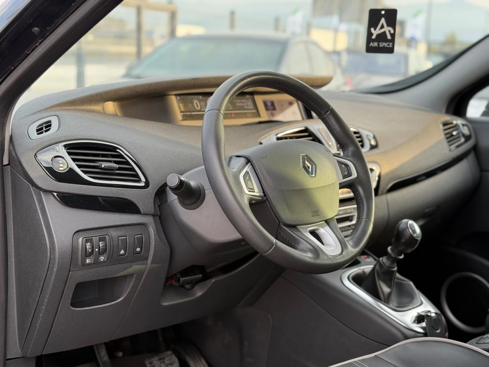 Renault Grand scenic 1.5DCI* 6+ 1* 2013г* РЪЧКА* ТОП СЪСТОЯНИЕ*  - изображение 7