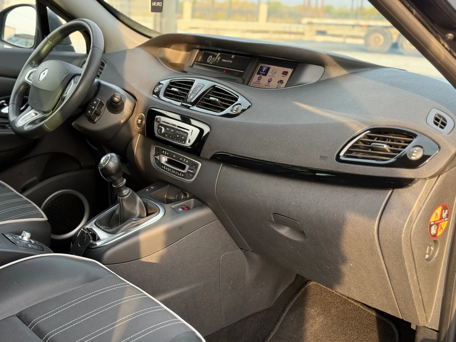 Renault Grand scenic 1.5DCI* 6+ 1* 2013г* РЪЧКА* ТОП СЪСТОЯНИЕ*  - изображение 10