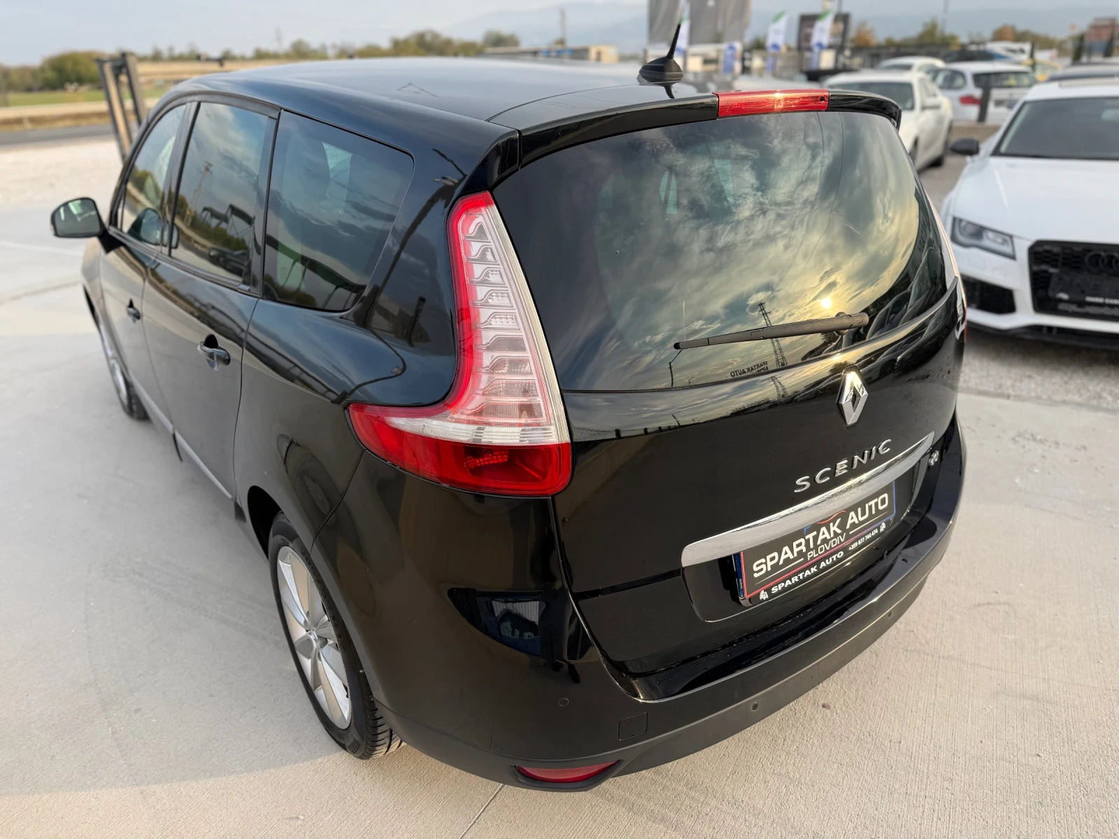 Renault Grand scenic 1.5DCI* 6+ 1* 2013г* РЪЧКА* ТОП СЪСТОЯНИЕ*  - изображение 6