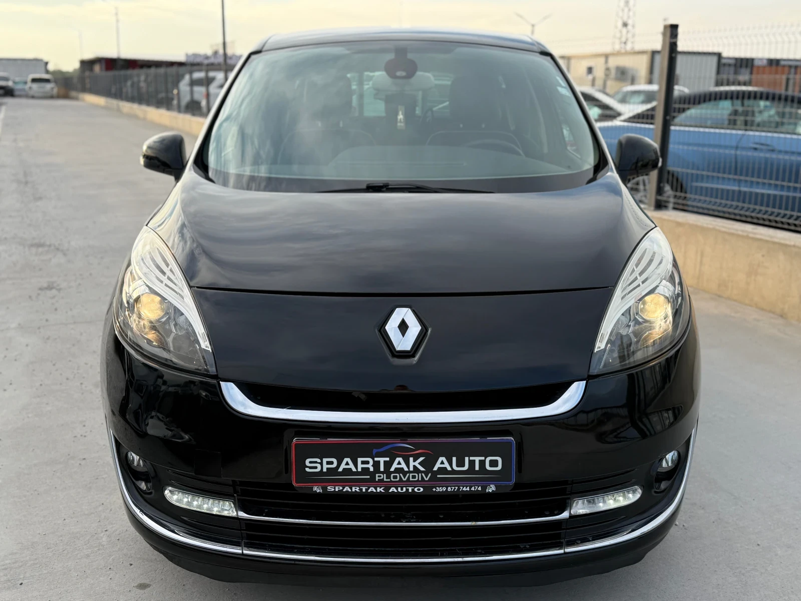 Renault Grand scenic 1.5DCI* 6+ 1* 2013г* РЪЧКА* ТОП СЪСТОЯНИЕ*  - изображение 2