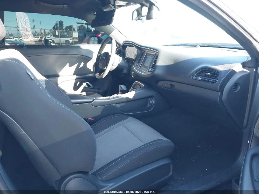 Dodge Challenger 3.6L V-6 DOHC, VVT, 305HP Rear Wheel Drive | Mobile.bg � ����������� 12