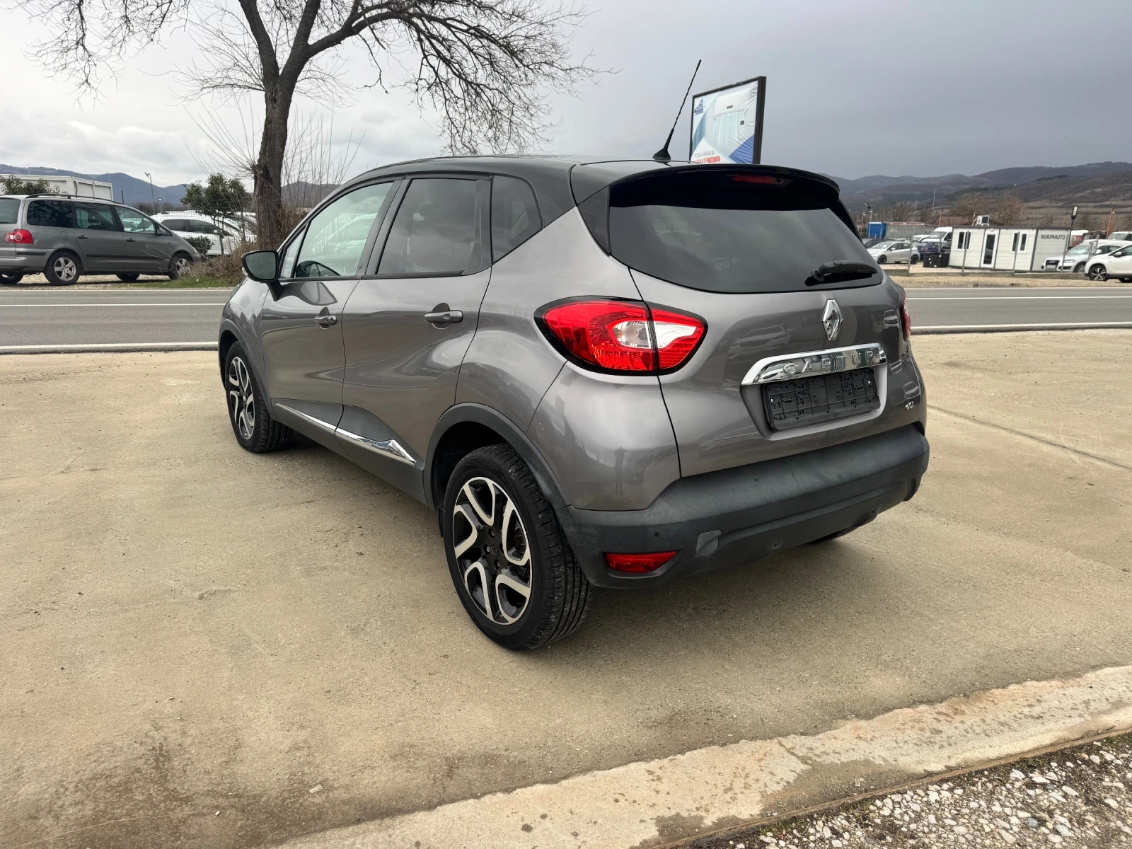 Renault Captur 1.5 dci evro6 Avtomat  - изображение 5