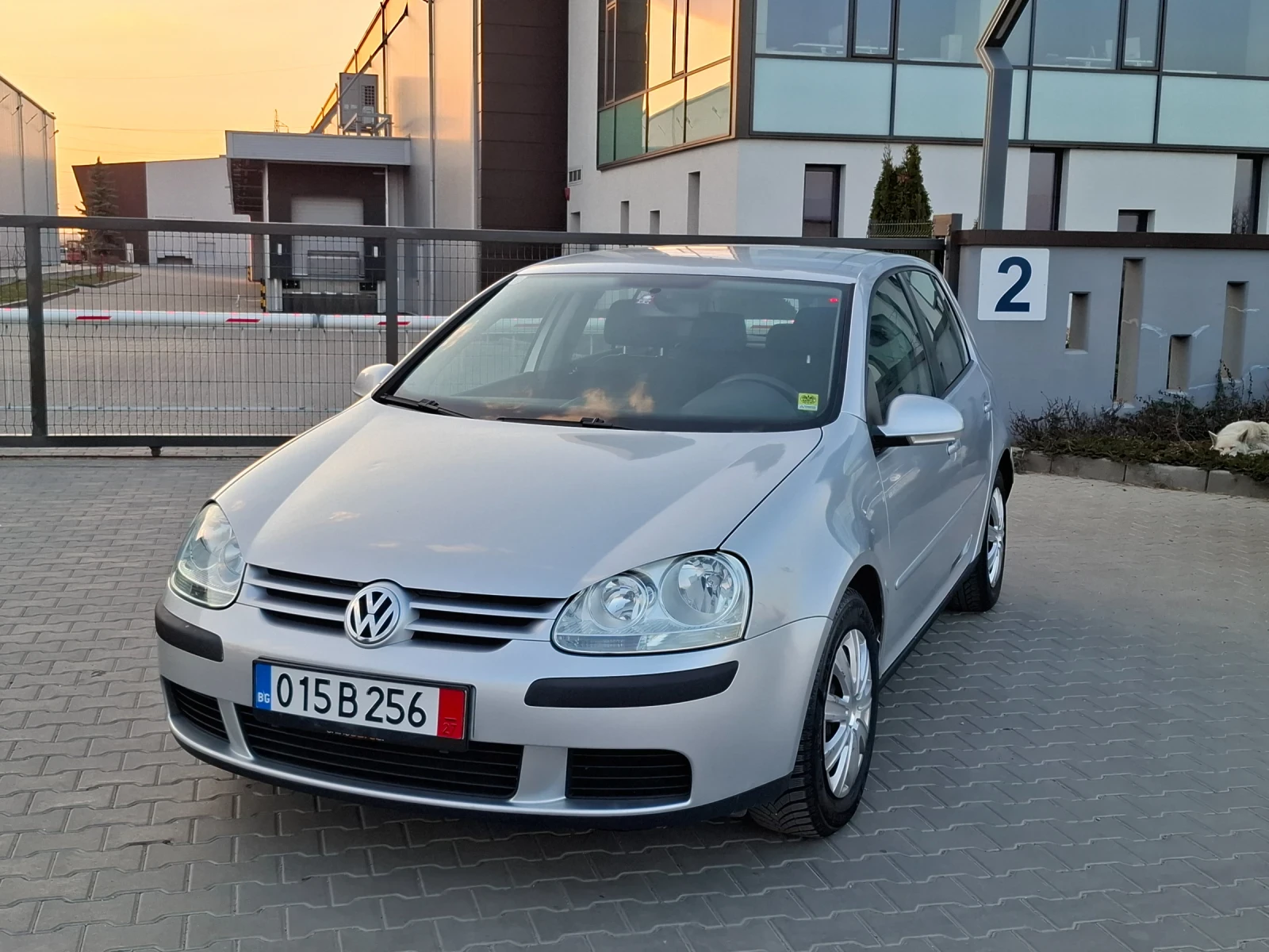 VW Golf 1.9TDI* (105кс)* * KLIMATRONIK* * НОВ ВНОС* , снимка 2 - Автомобили и джипове - 53866069