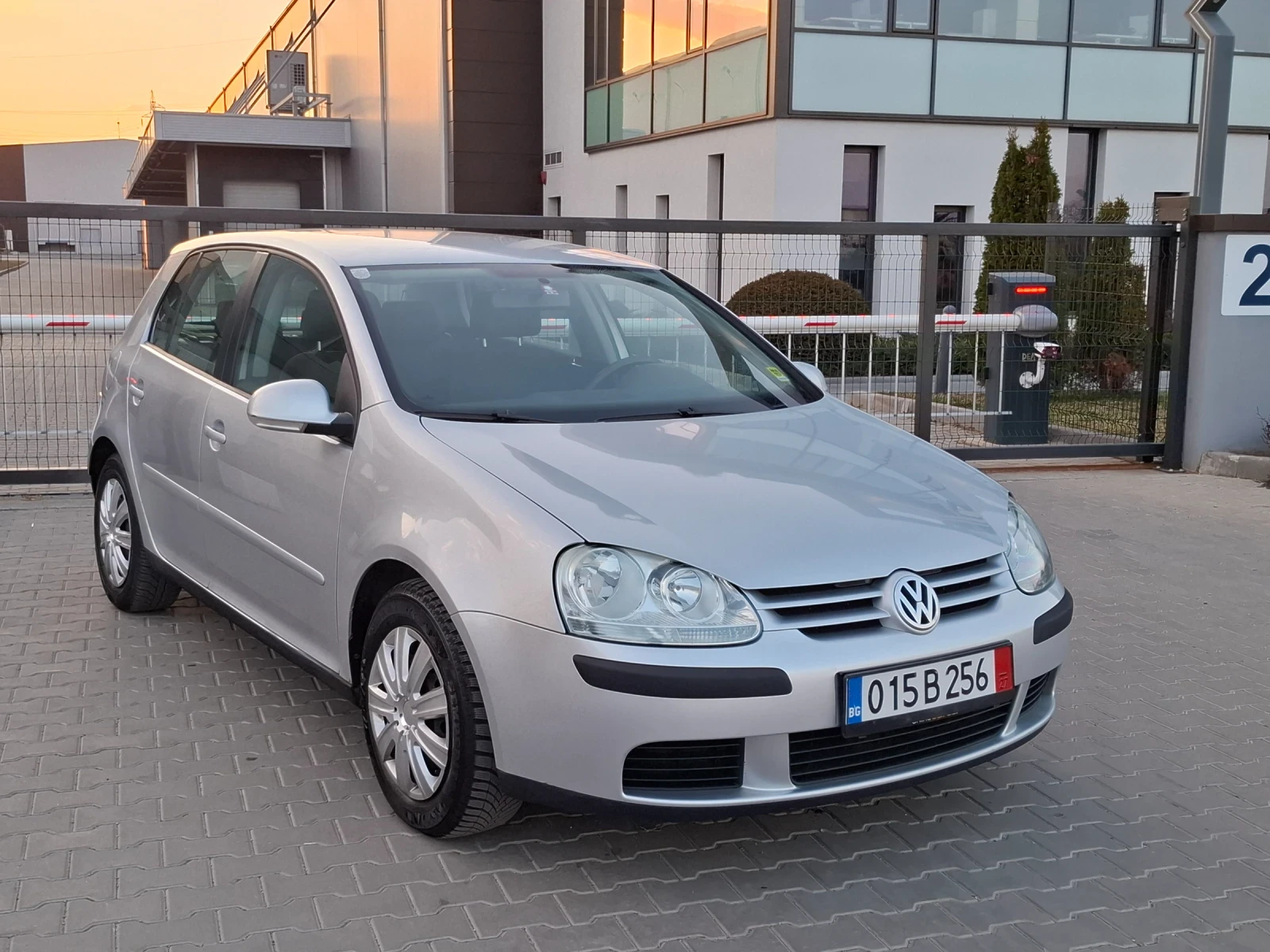 VW Golf 1.9TDI* (105кс)* * KLIMATRONIK* * НОВ ВНОС* , снимка 11 - Автомобили и джипове - 53866069