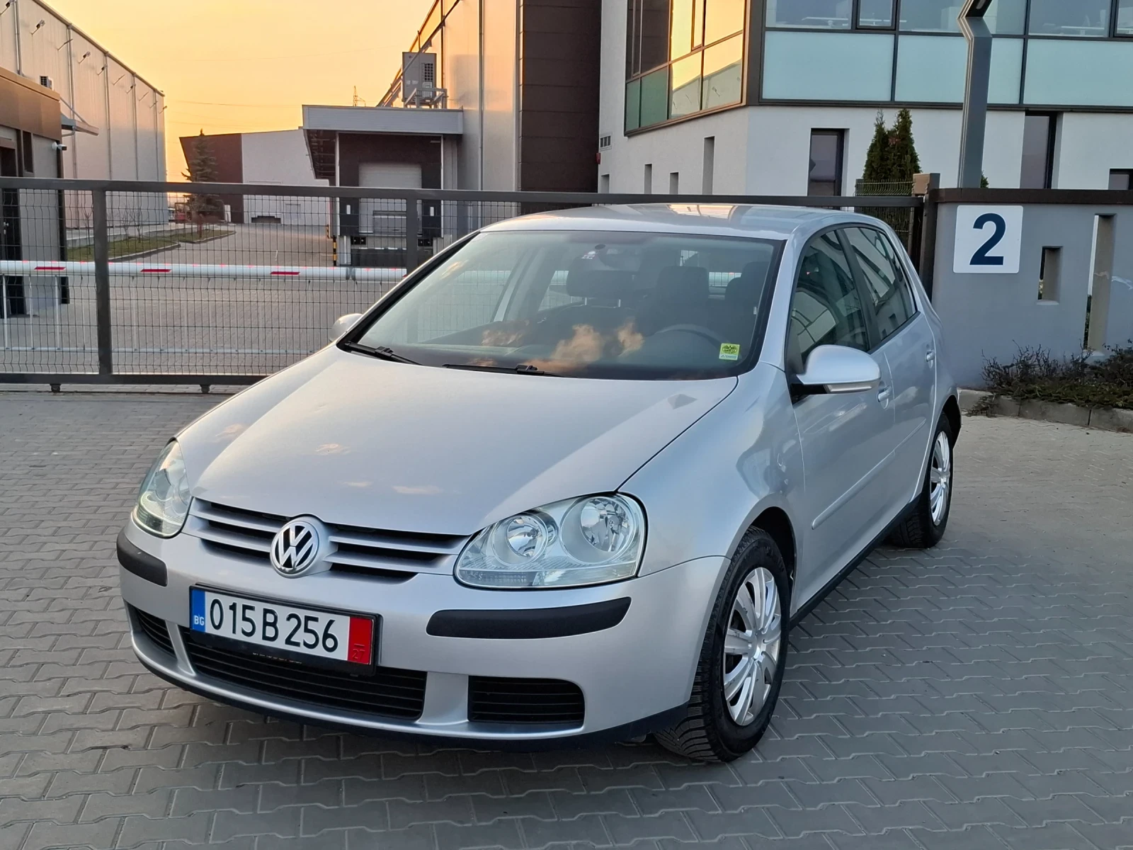 VW Golf 1.9TDI* (105кс)* * KLIMATRONIK* * НОВ ВНОС* , снимка 3 - Автомобили и джипове - 53866069