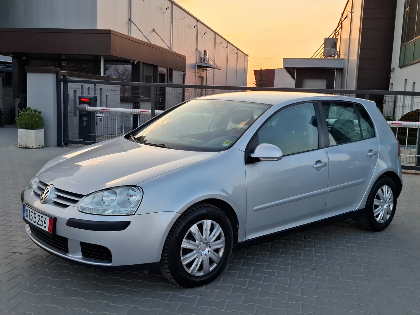 VW Golf 1.9TDI* (105кс)* * KLIMATRONIK* * НОВ ВНОС* , снимка 6 - Автомобили и джипове - 53866069