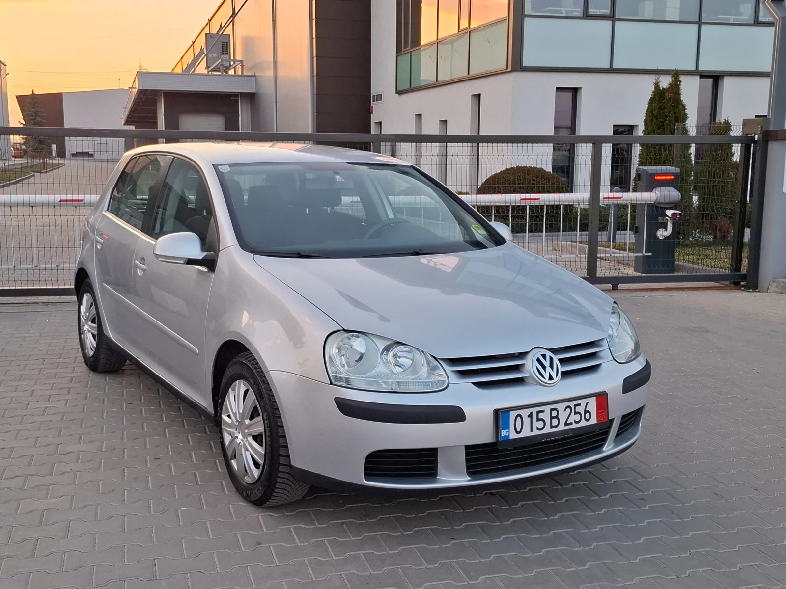 VW Golf 1.9TDI* (105кс)* * KLIMATRONIK* * НОВ ВНОС* , снимка 10 - Автомобили и джипове - 53866069