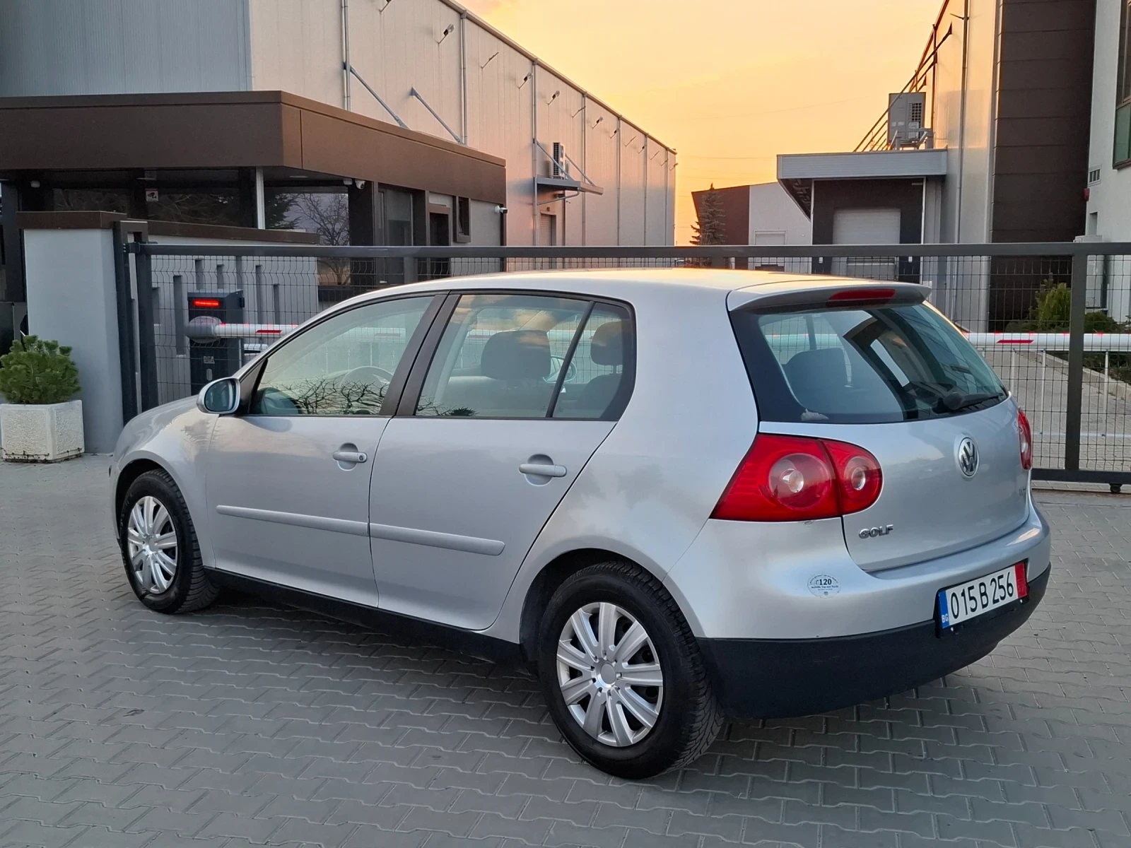VW Golf 1.9TDI* (105кс)* * KLIMATRONIK* * НОВ ВНОС* , снимка 9 - Автомобили и джипове - 53866069