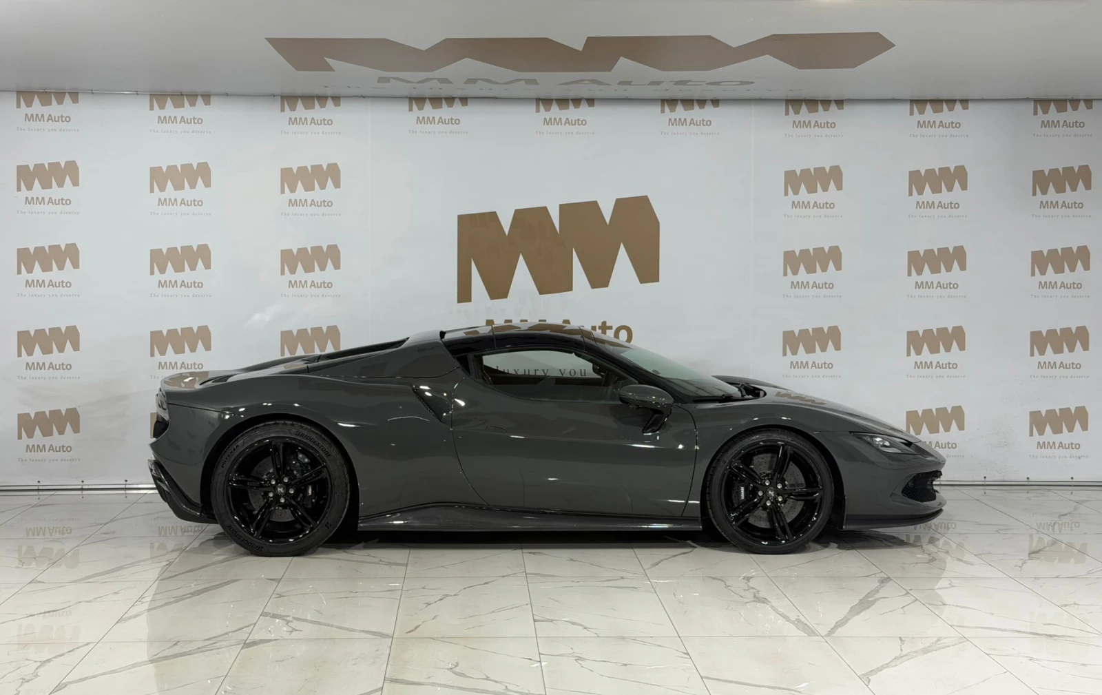 Ferrari 296GTB GTS* Spider* Carbon* Display* Гаранционна, снимка 2 - Автомобили и джипове - 53997897