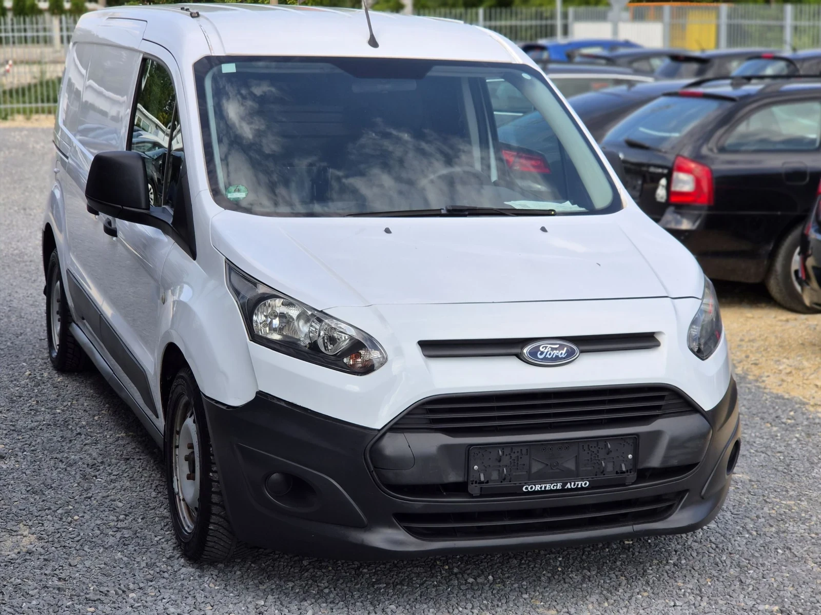 Ford Connect 1.6 TDCI LANG 129000!!!, снимка 4 - Автомобили и джипове - 54037182