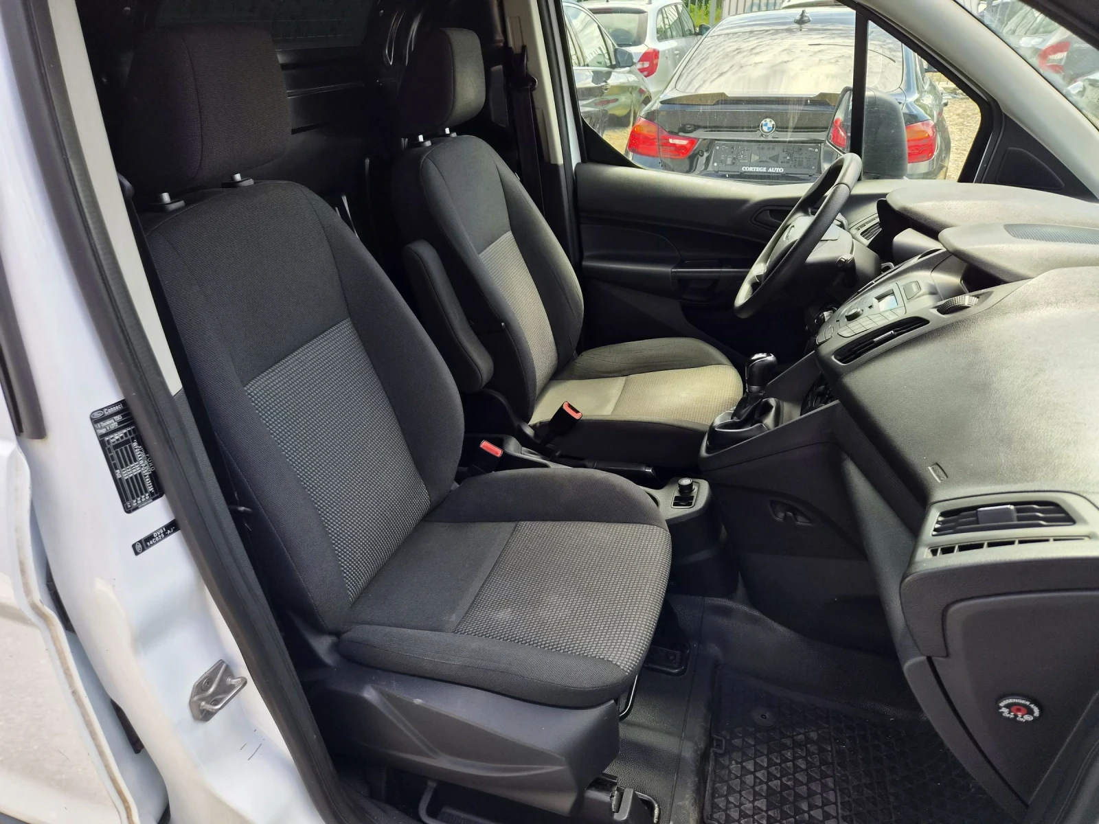 Ford Connect 1.6 TDCI LANG, снимка 8 - Автомобили и джипове - 54037182