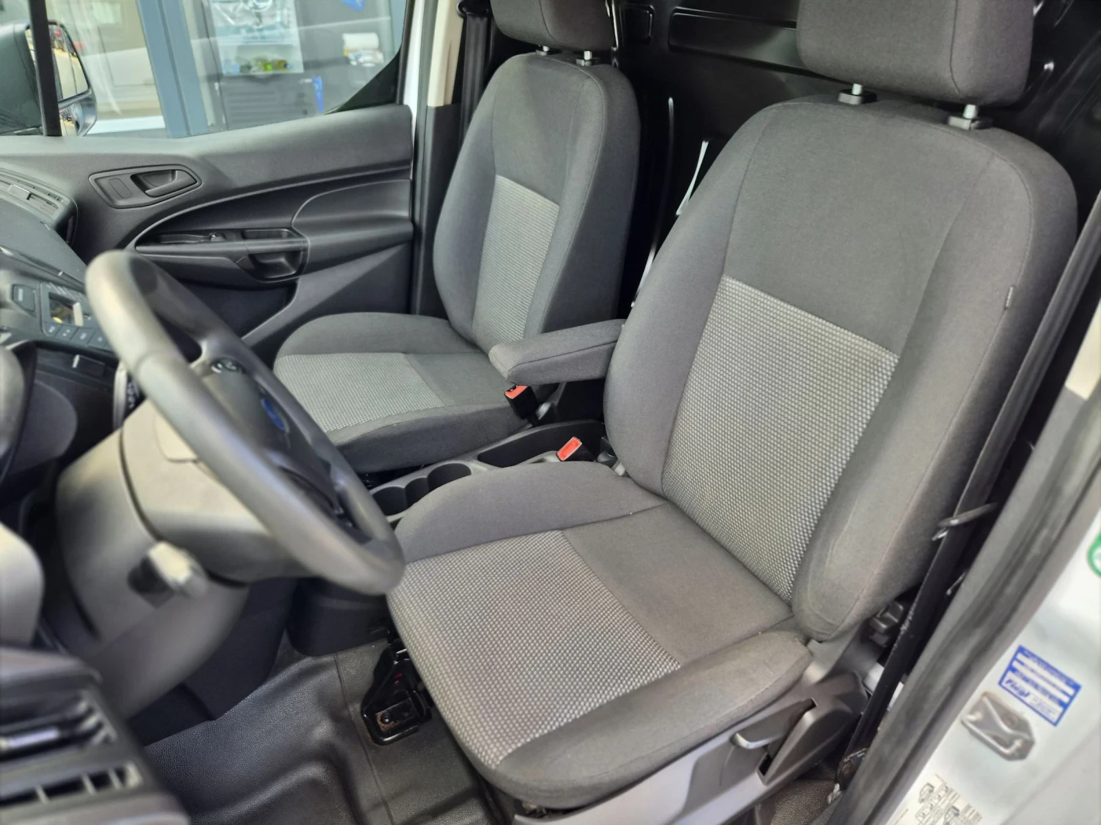Ford Connect 1.6 TDCI LANG 129000!!!, снимка 9 - Автомобили и джипове - 54037182