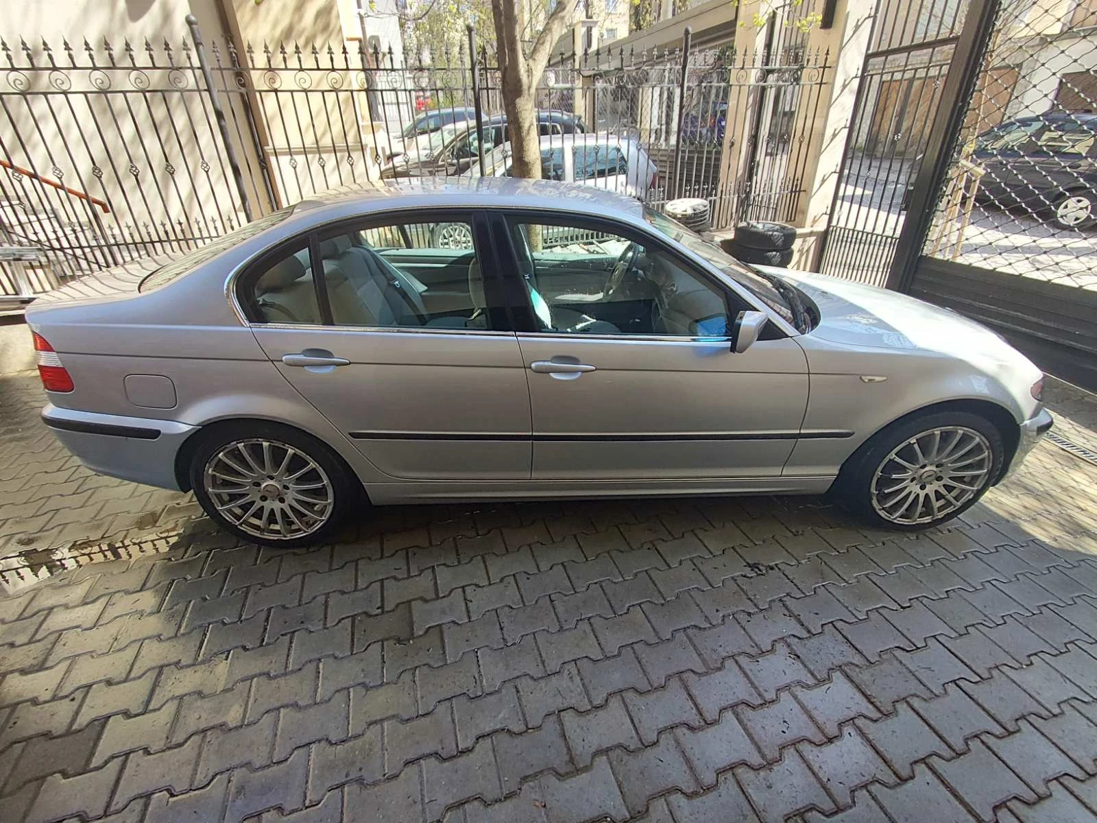 BMW 325 xi, снимка 2 - Автомобили и джипове - 54333821