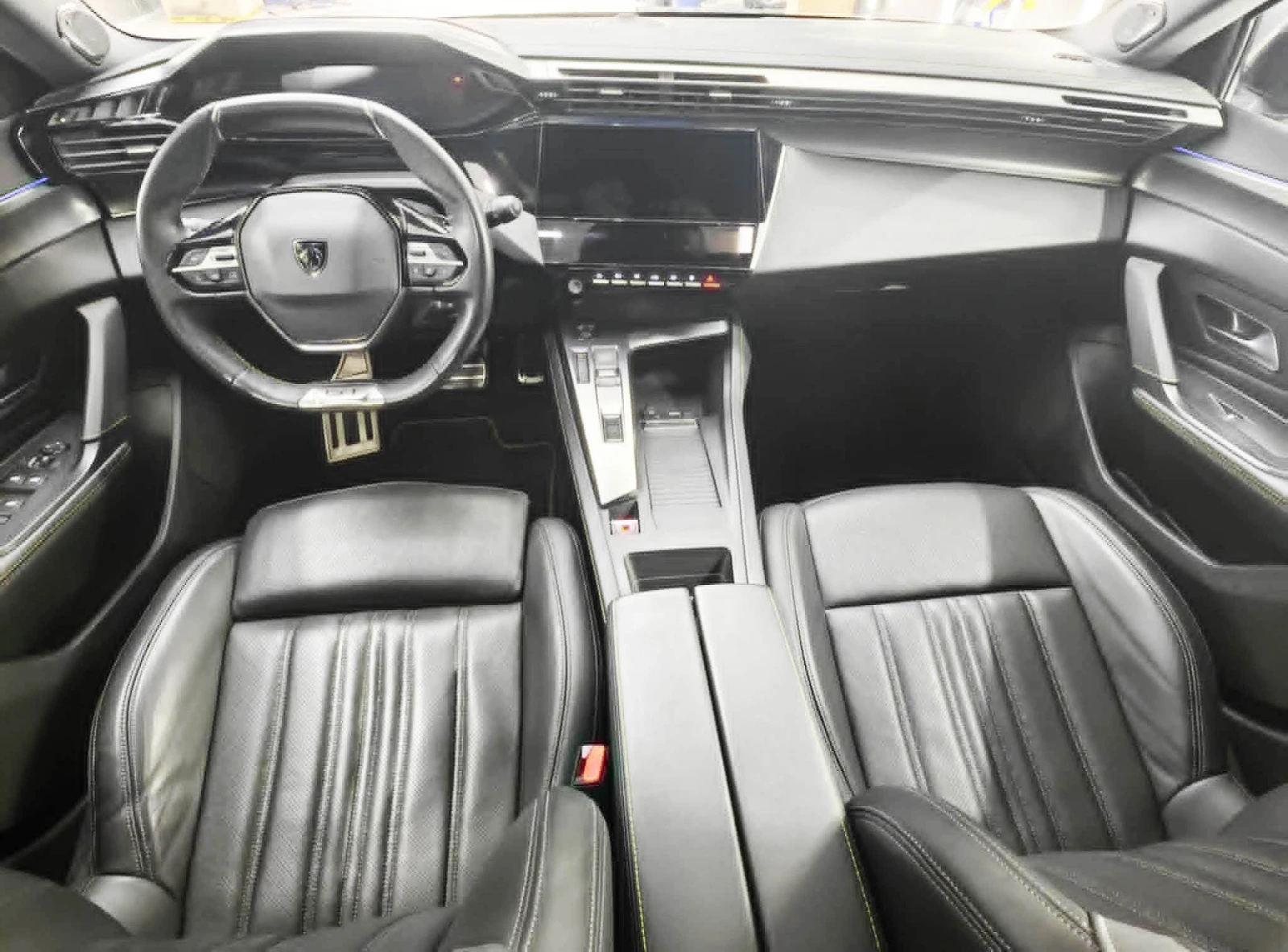 Peugeot 308 GT Plug In Hybrid Premium, снимка 13 - Автомобили и джипове - 54470827