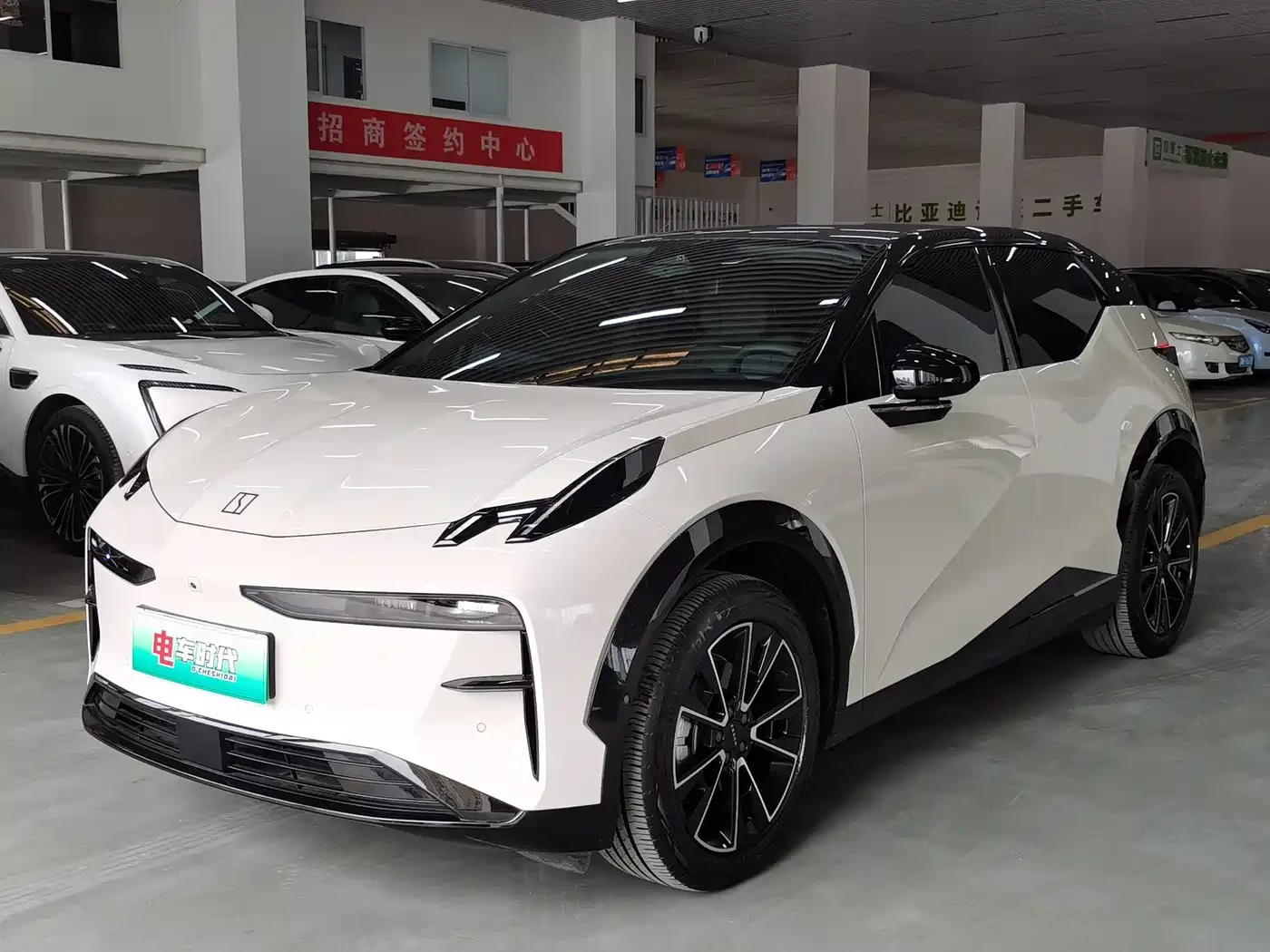 Zeekr 001  X 2023 RWD YOU Edition 4-seater, снимка 3 - Автомобили и джипове - 54625855