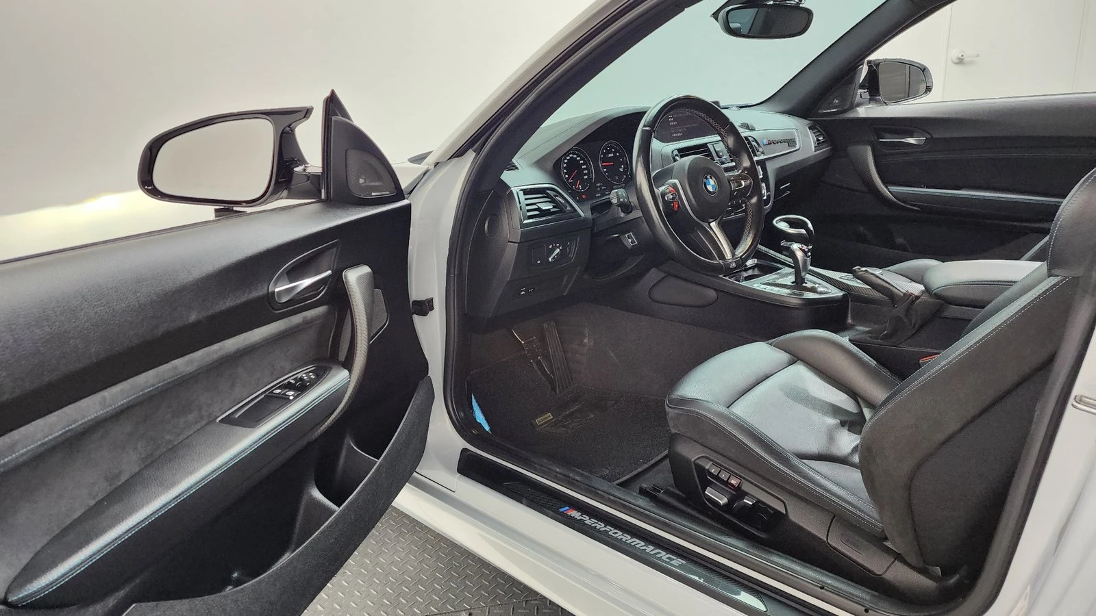 BMW M2 Competition* KEYLESS* ПОДГРЕВ ВОЛАН* КРАЙНА ЦЕНА, снимка 10 - Автомобили и джипове - 55271905