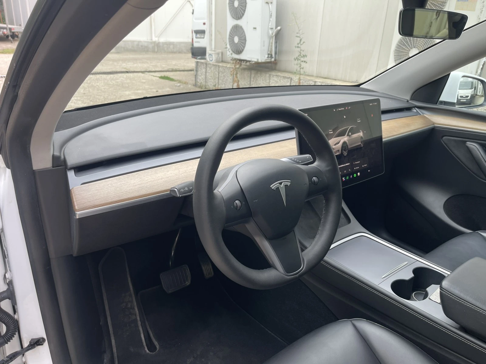 Tesla Model Y Long Range, снимка 8 - Автомобили и джипове - 55729347