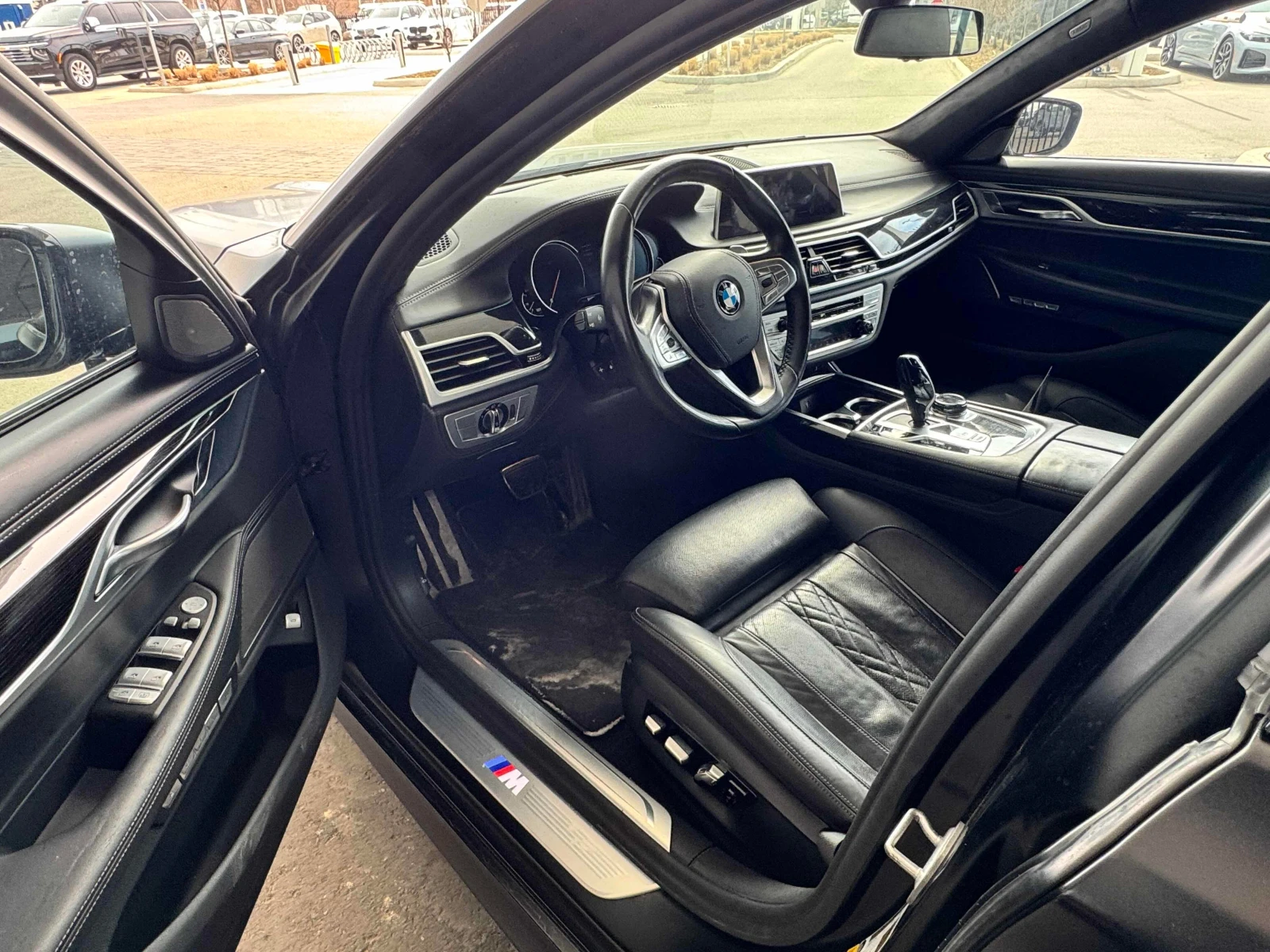 BMW 750 * 750i xDrive * АВТОКРЕДИТ БЕЗ ПЪРВОНАЧАЛНА ВНОСКА, снимка 5 - Автомобили и джипове - 55911262