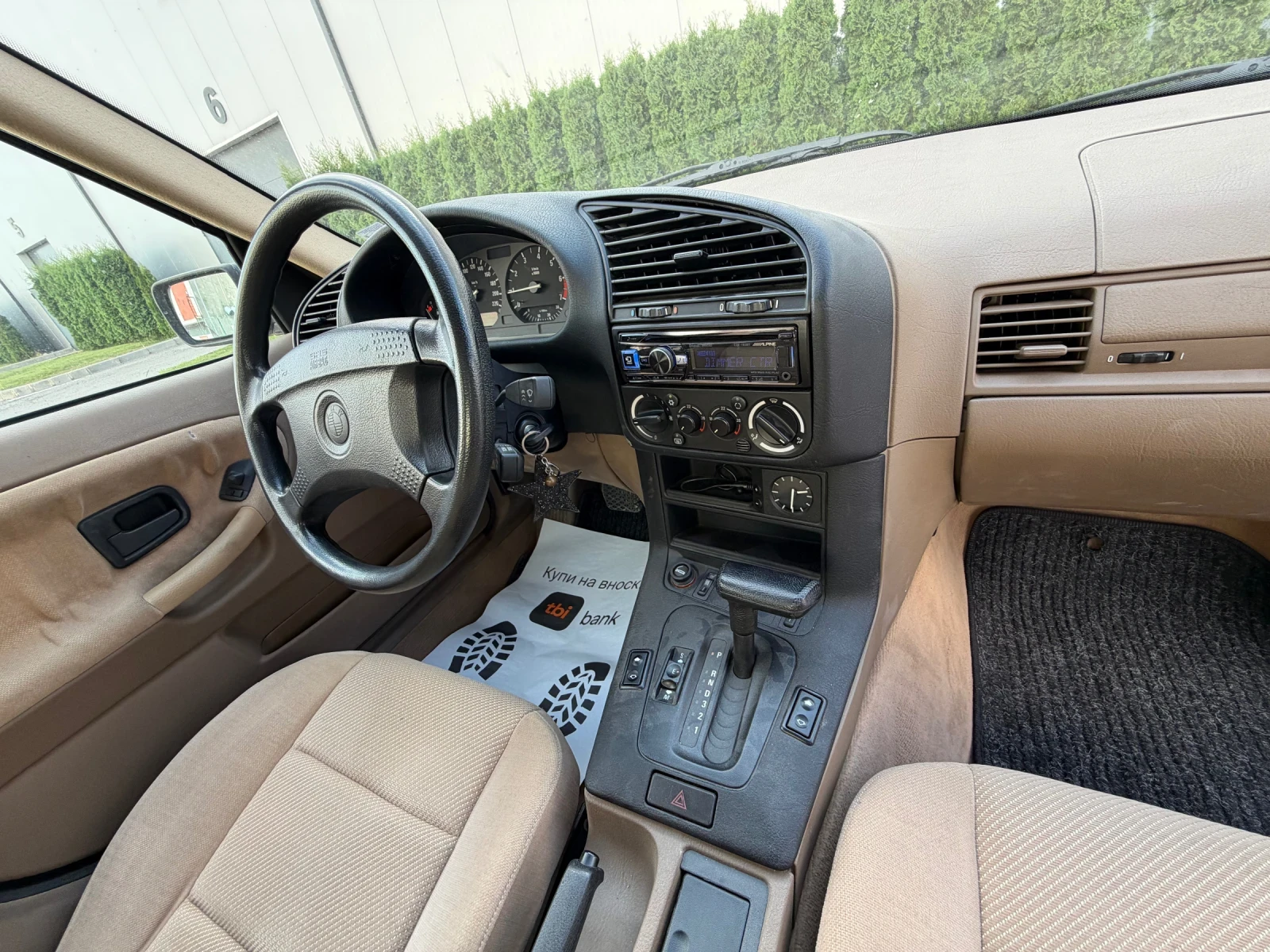 BMW 316 i 102k.* Автоматик* Клима* Люк* Подгрев* Ел.стъкла, снимка 15 - Автомобили и джипове - 55952162