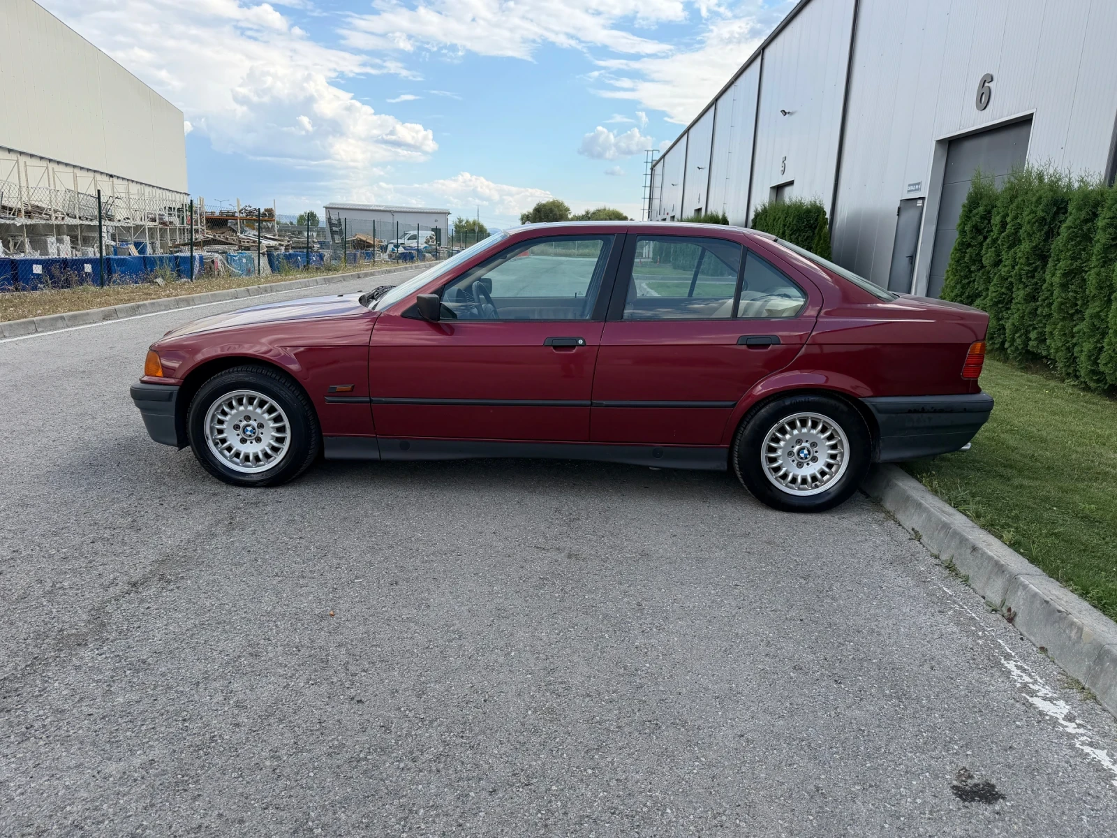 BMW 316 i 102k.* Автоматик* Клима* Люк* Подгрев* Ел.стъкла, снимка 8 - Автомобили и джипове - 55952162