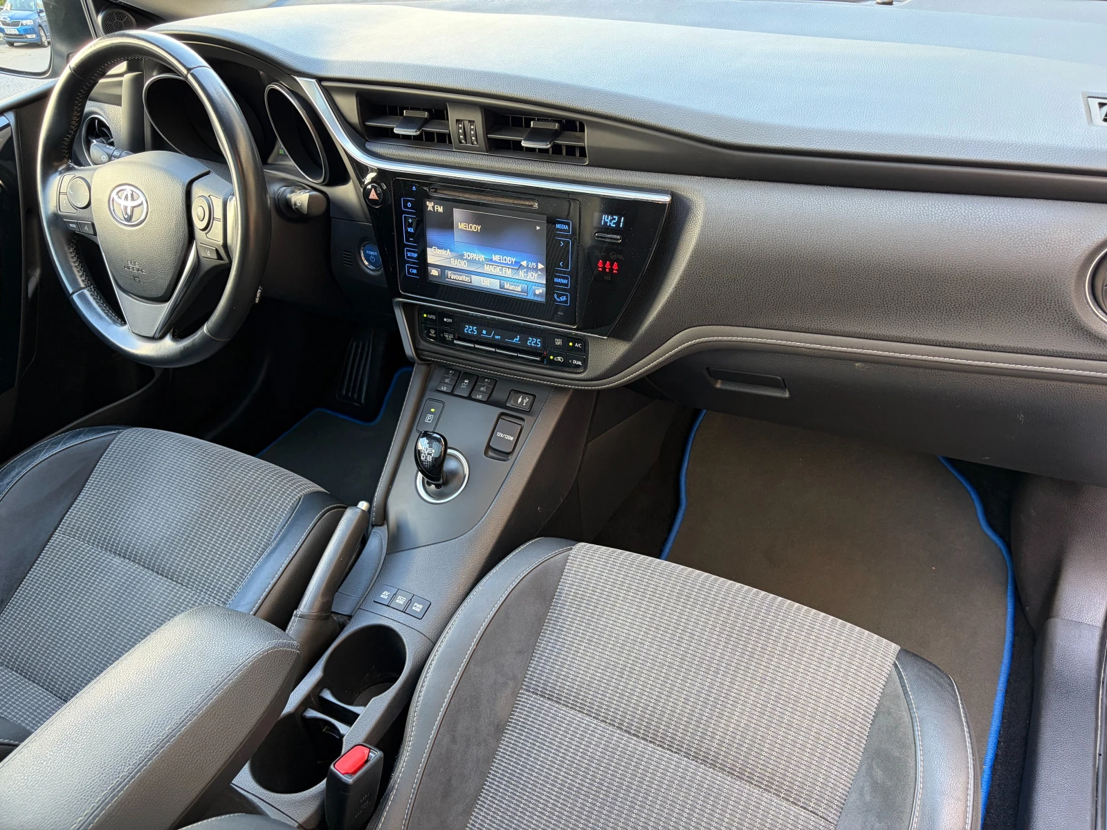 Toyota Auris 1.8Hybrid e-CVT SOL Extra Facelift- � �������� | Mobile.bg � ����������� 17