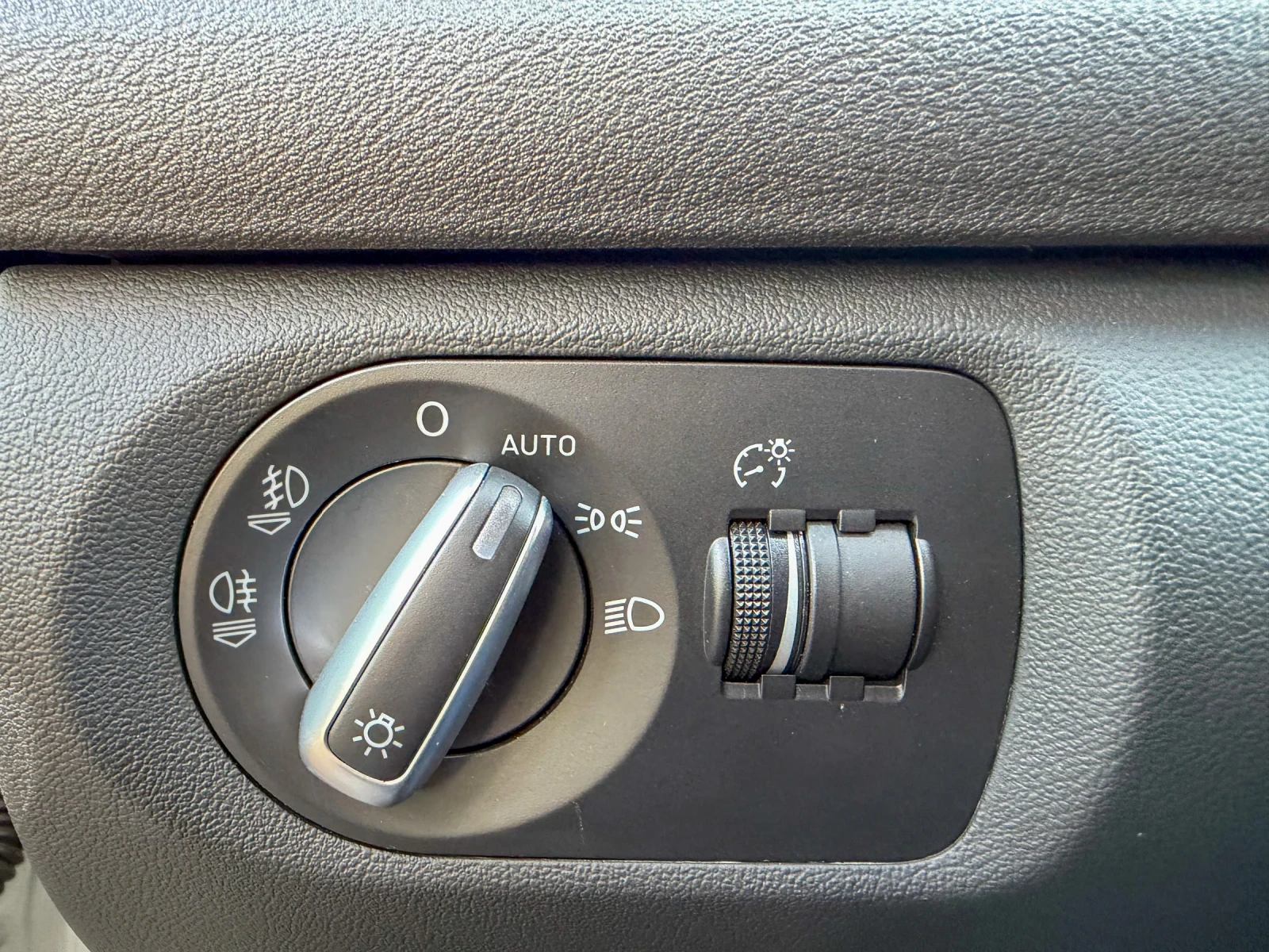 Audi A3 3xS-Line 2.0 TDI CFFB LED, снимка 13 - Автомобили и джипове - 56085715
