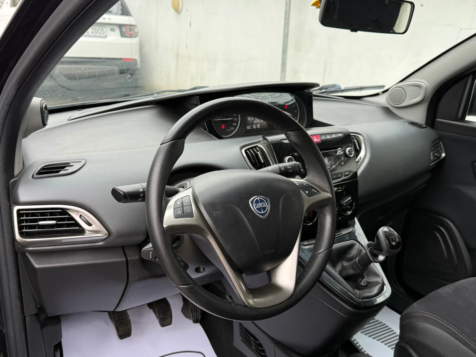 Lancia Ypsilon 1.2I ГАЗОВ ИНЖЕКЦИОН , снимка 8 - Автомобили и джипове - 56091682