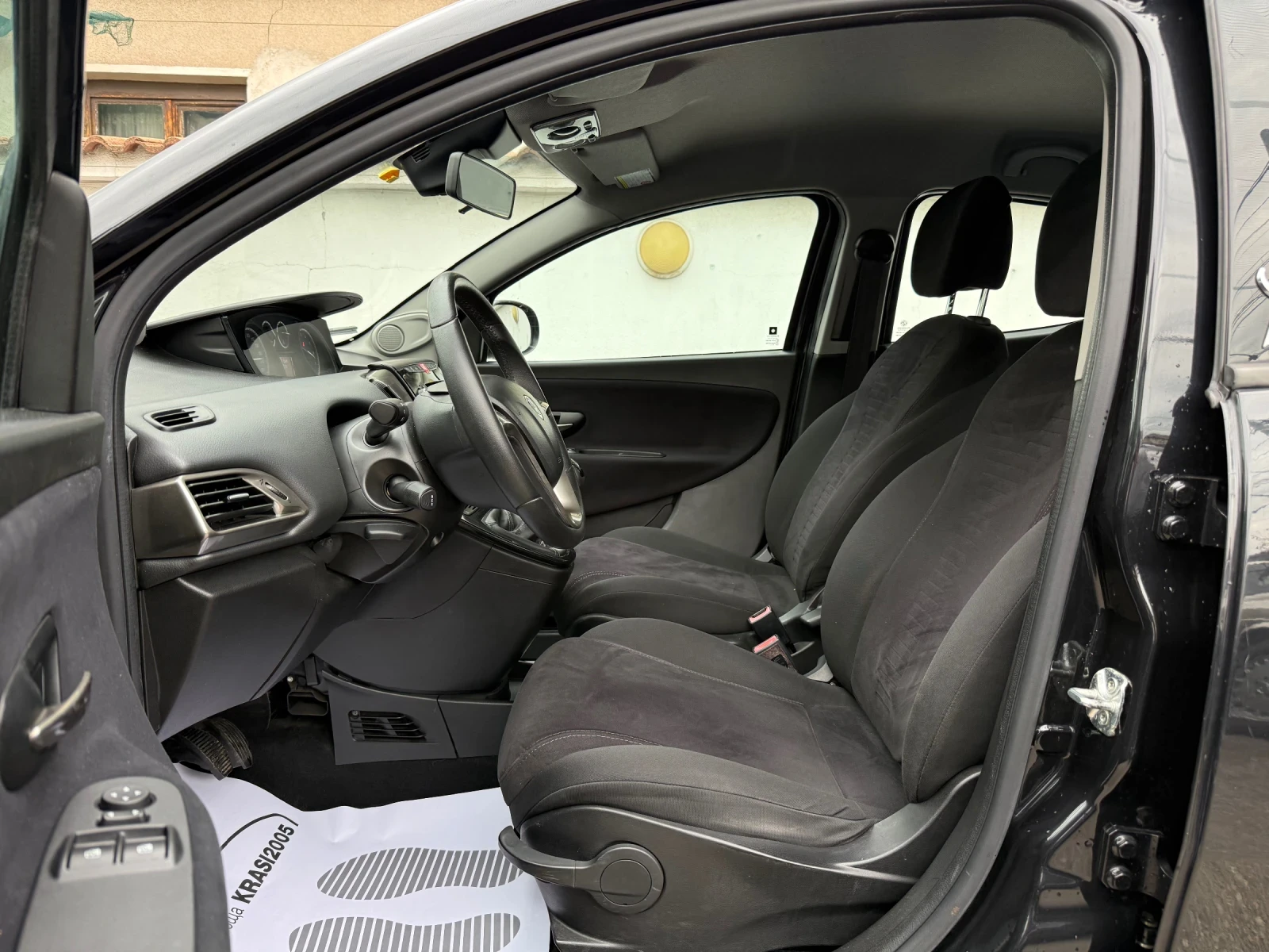 Lancia Ypsilon 1.2I ГАЗОВ ИНЖЕКЦИОН , снимка 7 - Автомобили и джипове - 56091682