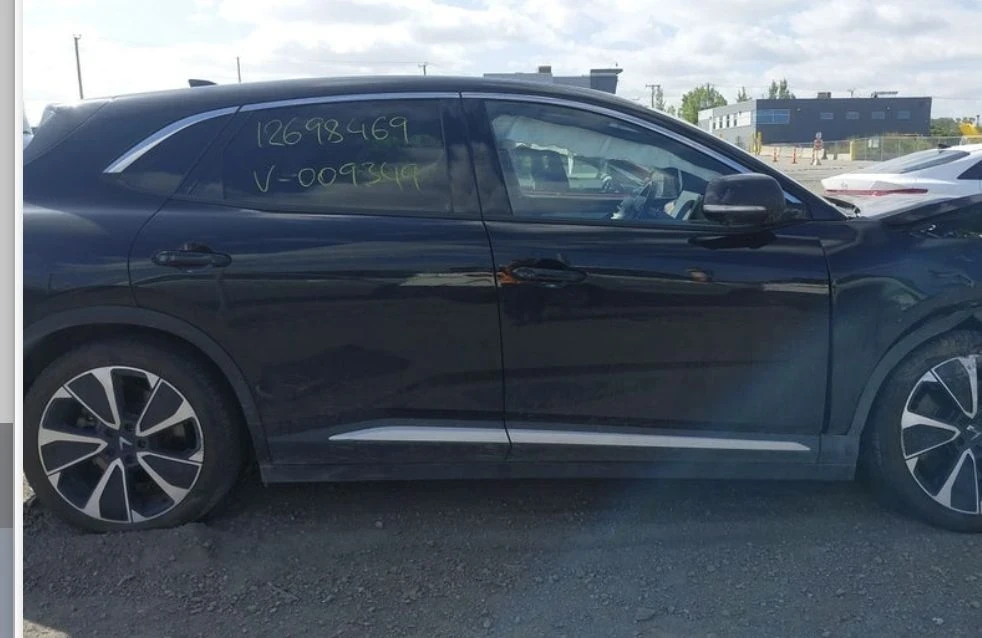 VinFast VF8 Vinfast VF8 PLUS НА ЧАСТИ, снимка 3 - Автомобили и джипове - 56420328