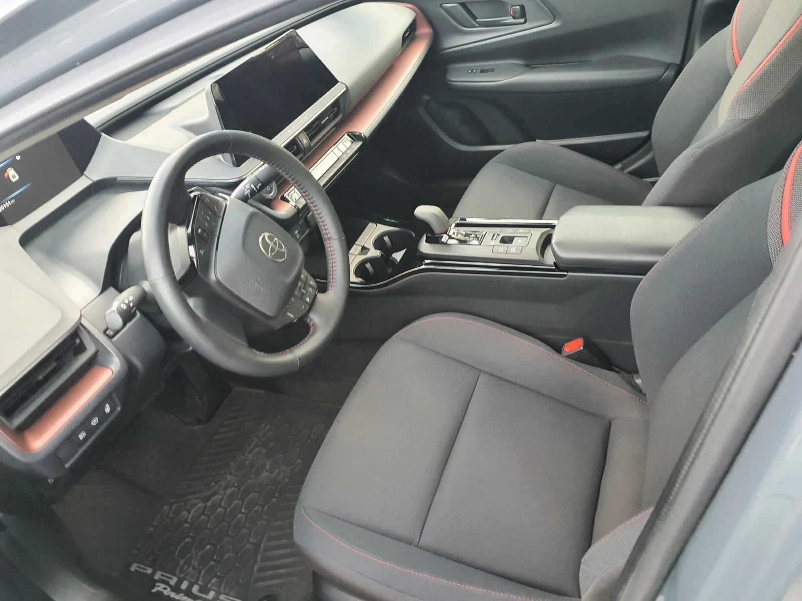 Toyota Prius Prime, снимка 8 - Автомобили и джипове - 56488182