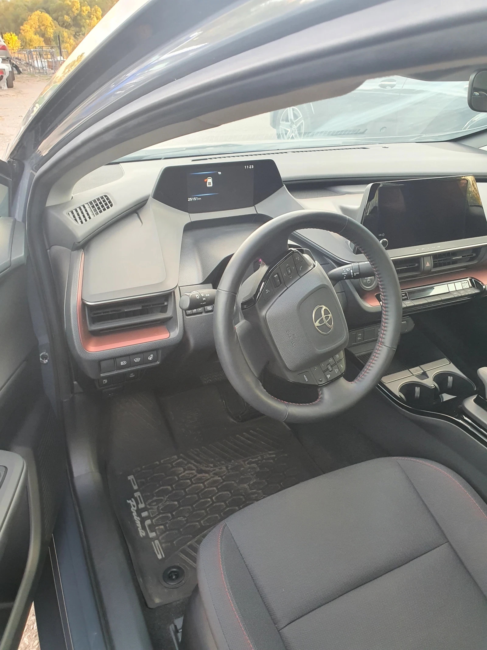 Toyota Prius Prime, снимка 7 - Автомобили и джипове - 56488182