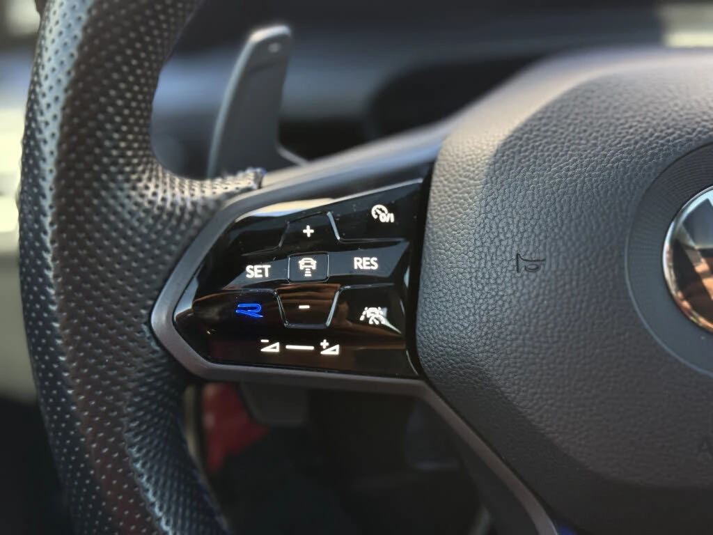 VW Golf R 4MOTION* FULL* ДИСТРОНИК* КРАИНА ЦЕНА* , снимка 11 - Автомобили и джипове - 56627175