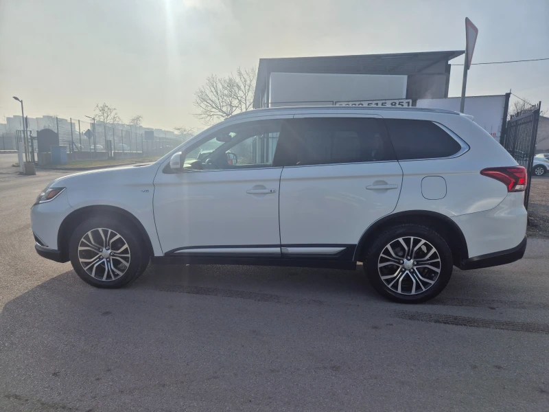 Mitsubishi Outlander 3.0 V6 AWD 6+ 1, снимка 4 - Автомобили и джипове - 48499695