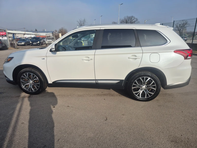 Mitsubishi Outlander 3.0 V6 AWD 6+ 1, снимка 9 - Автомобили и джипове - 48499695