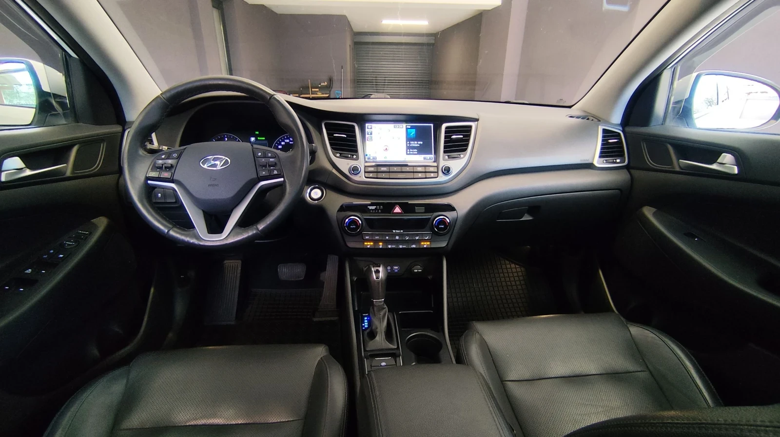 Hyundai Tucson 2.0CRDI 4WD Plena Swiss, снимка 9 - Автомобили и джипове - 53885586