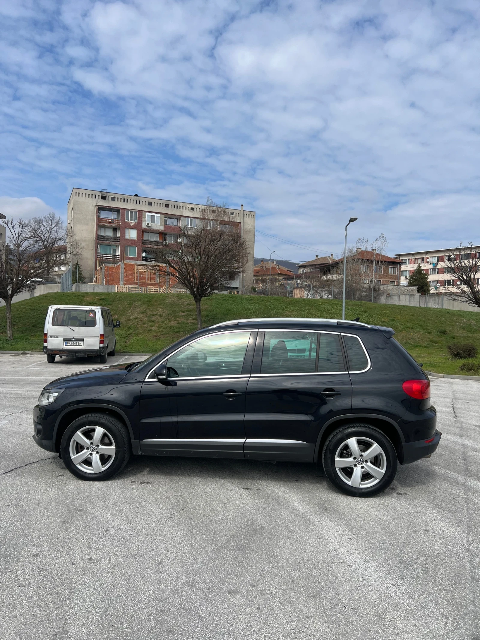 VW Tiguan, снимка 6 - Автомобили и джипове - 54039560