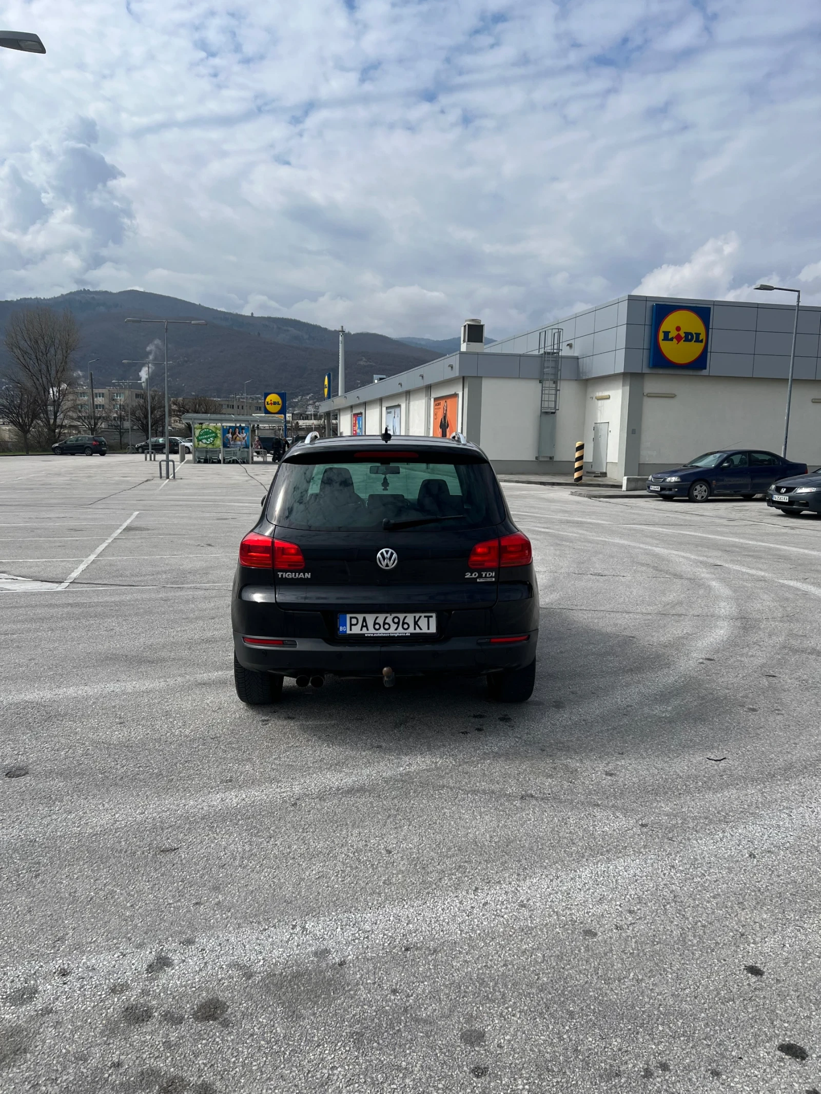 VW Tiguan, снимка 4 - Автомобили и джипове - 54039560