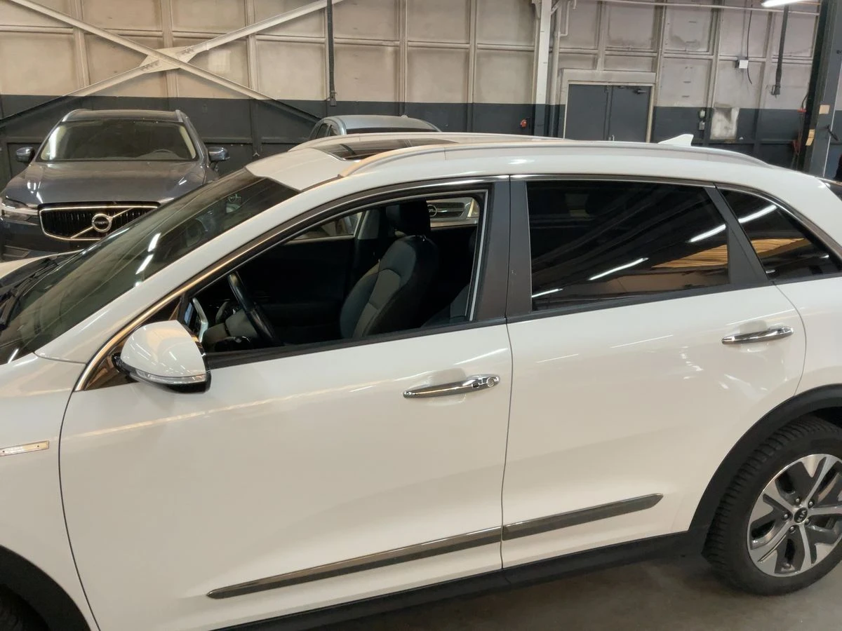 Kia Niro 64kw-204кс-Очакван внос., снимка 8 - Автомобили и джипове - 54603835