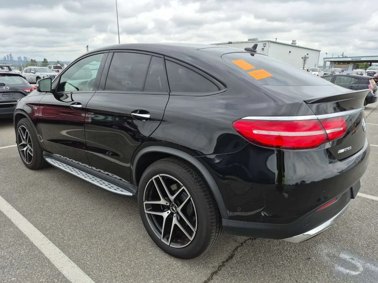 Mercedes-Benz GLE  AMG 43 | COUPE | MEMORY | ДВА КЛЮЧА | DISTRONIC , снимка 4 - Автомобили и джипове - 54631235