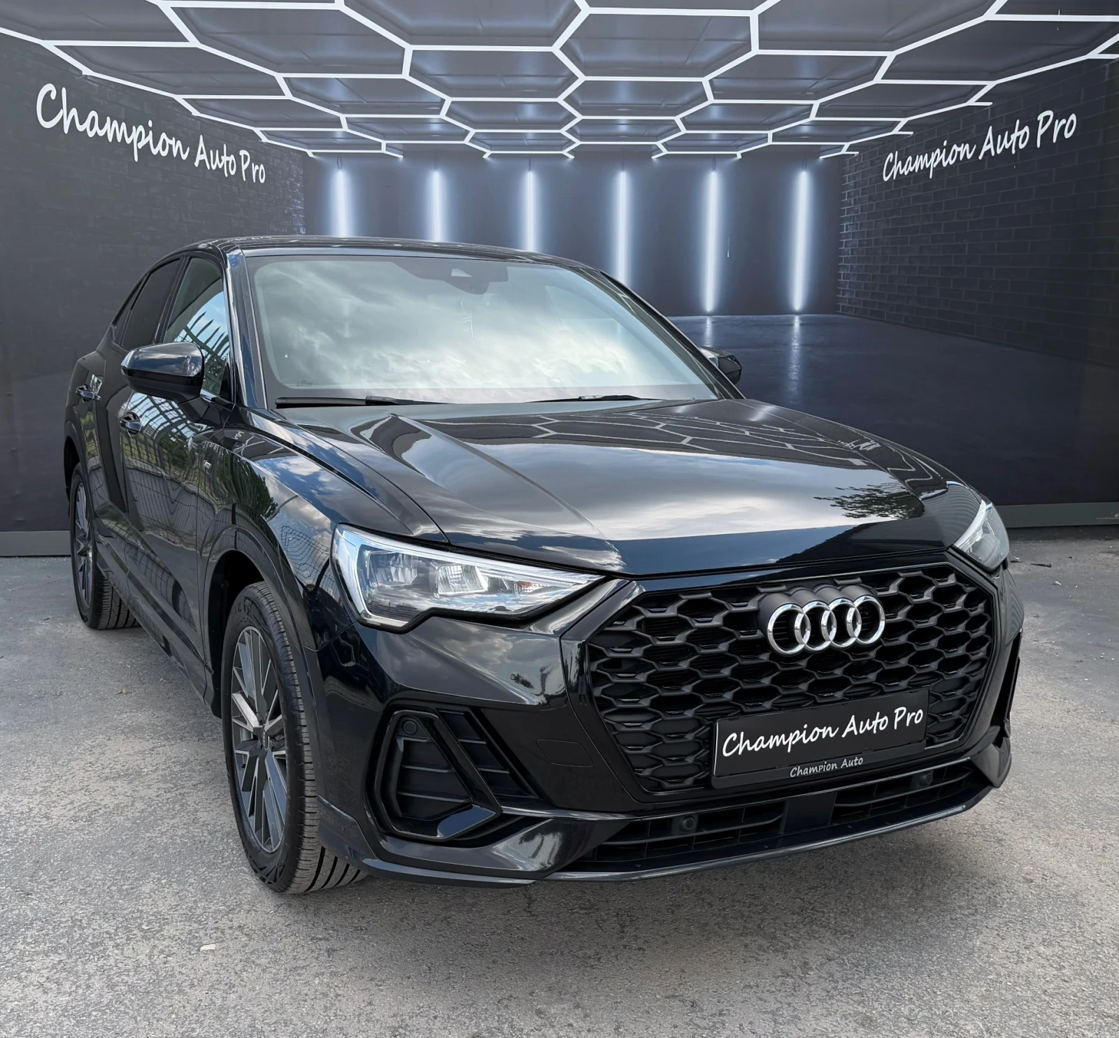 Audi Q3 Sportback 45TFSI S-line , снимка 3 - Автомобили и джипове - 55022635