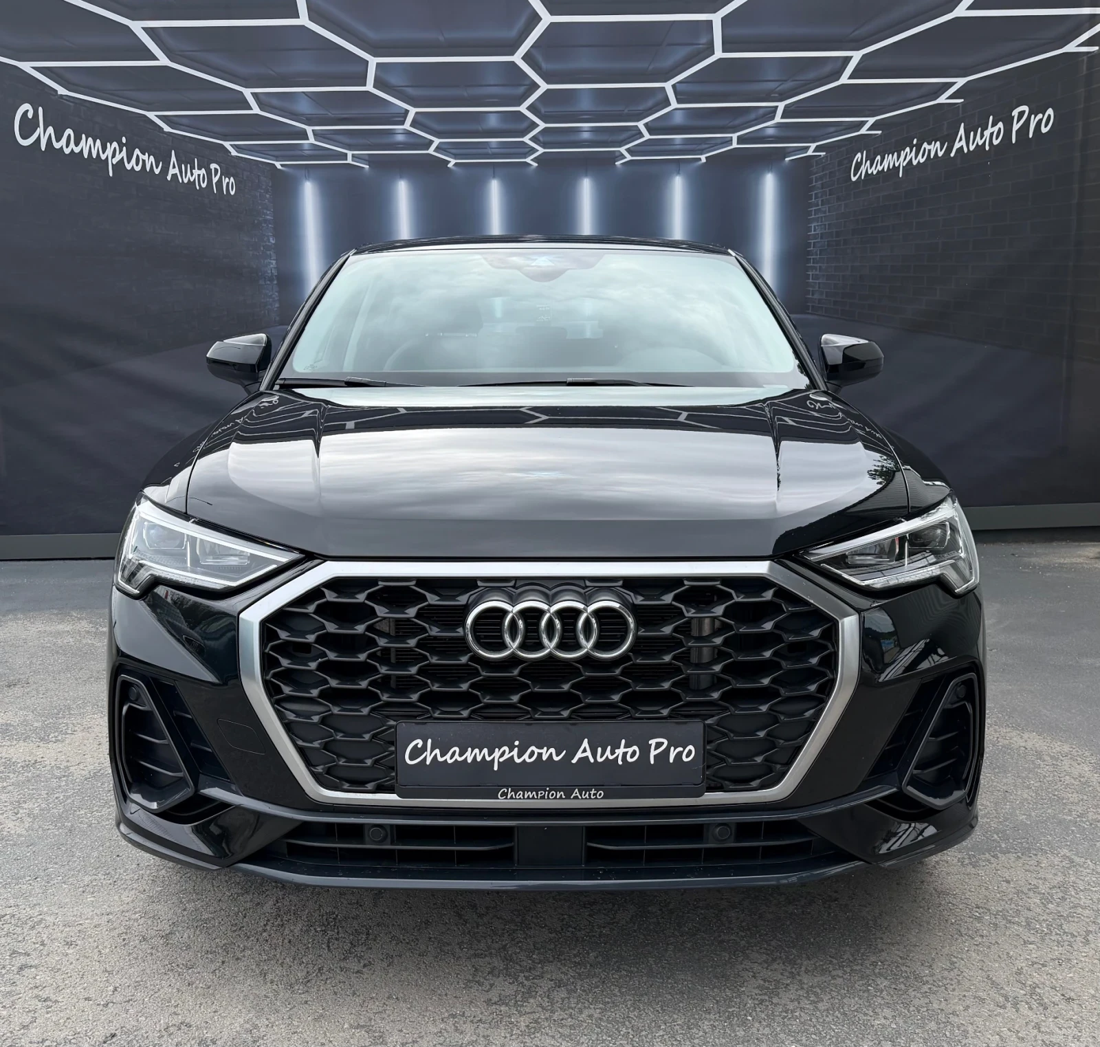 Audi Q3 Sportback 45TFSI S-line Leder CAM, снимка 2 - Автомобили и джипове - 54890792