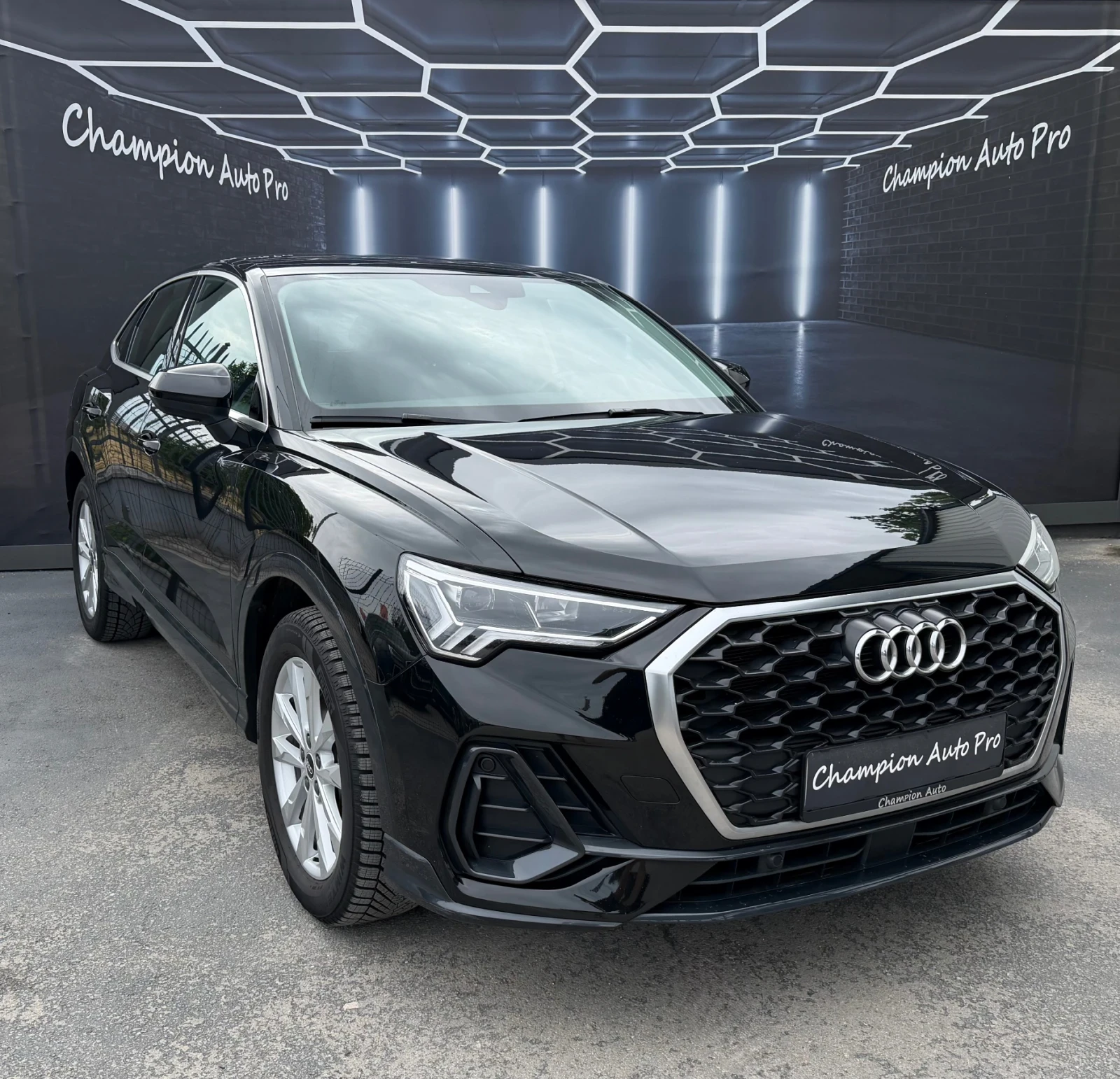 Audi Q3 Sportback 45TFSI S-line Leder CAM, снимка 3 - Автомобили и джипове - 54890792