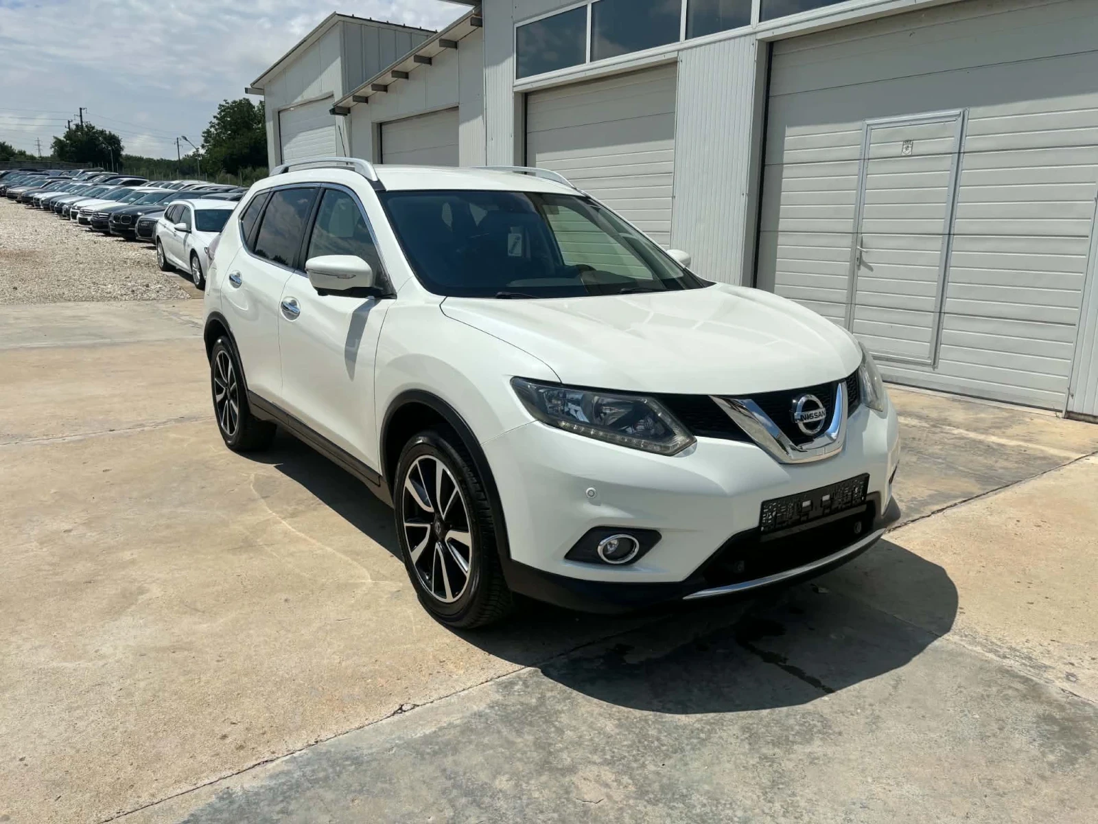 Nissan X-trail 1.6dci 131к.с* Navi-360* Бяла Перла* Камера* , снимка 3 - Автомобили и джипове - 55171142