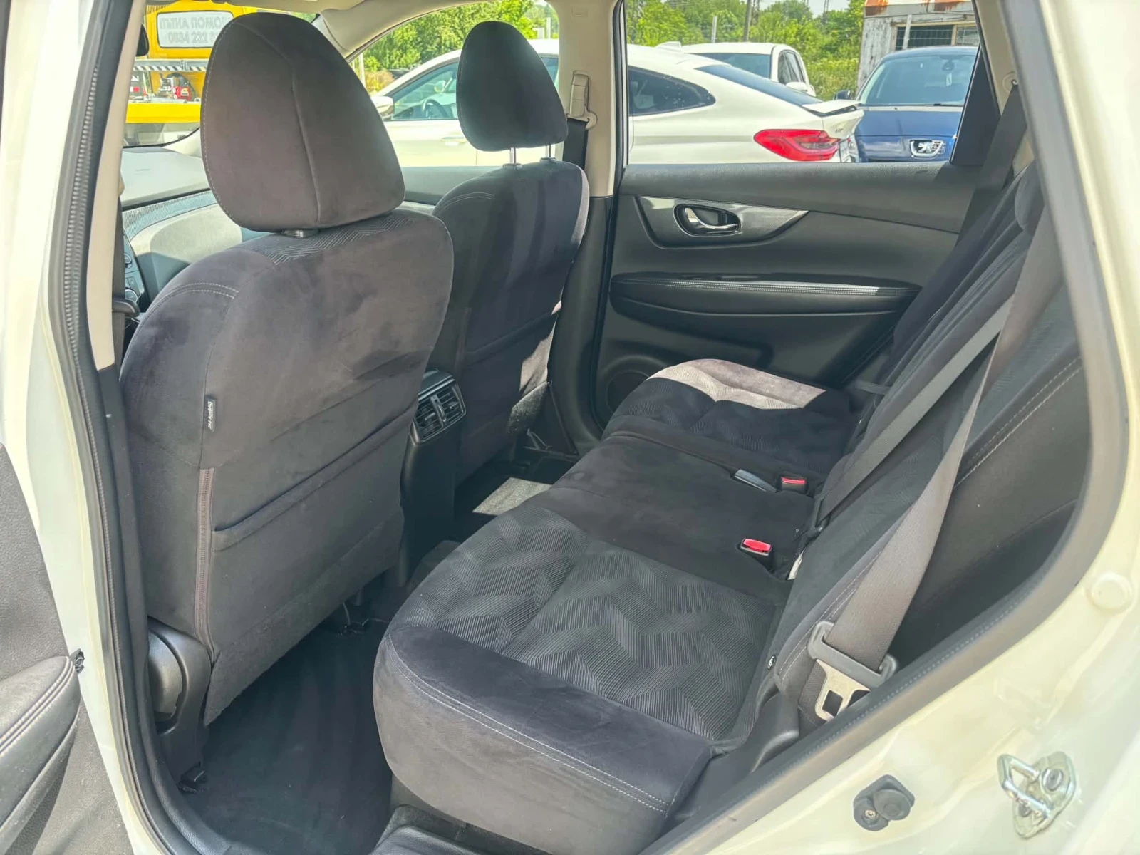 Nissan X-trail 1.6dci 131к.с* Navi-360* Бяла Перла* Камера* , снимка 8 - Автомобили и джипове - 55171142