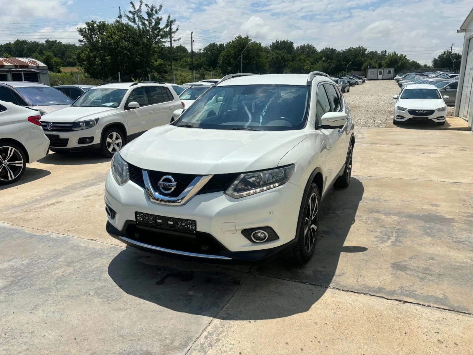 Nissan X-trail 1.6dci 131к.с* Navi-360* Бяла Перла* Камера* 