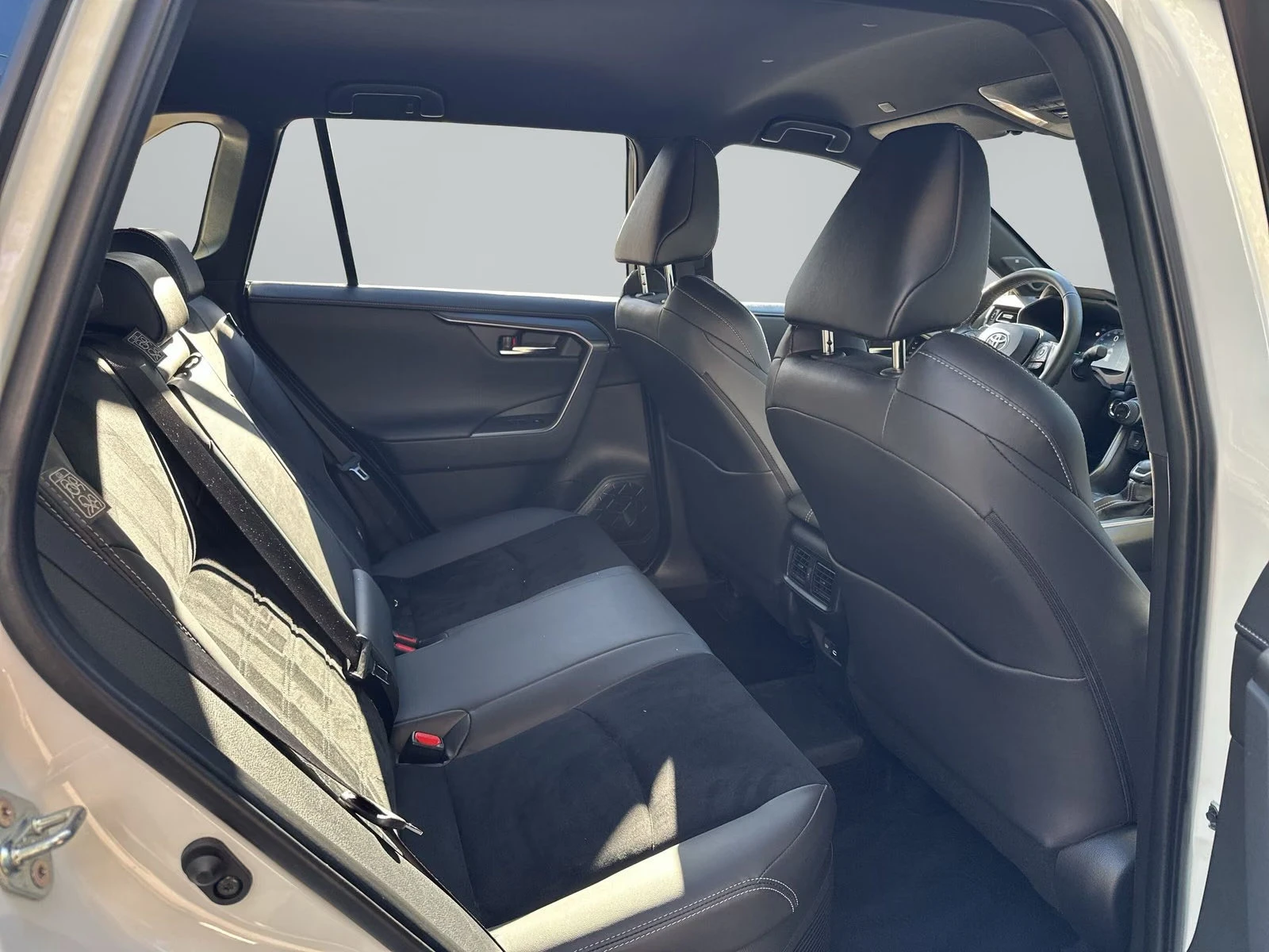 Toyota Rav4 PHEV/GR-SPORT/306HP/4X4/JBL/360/MEMO/958z | Mobile.bg � ����������� 14