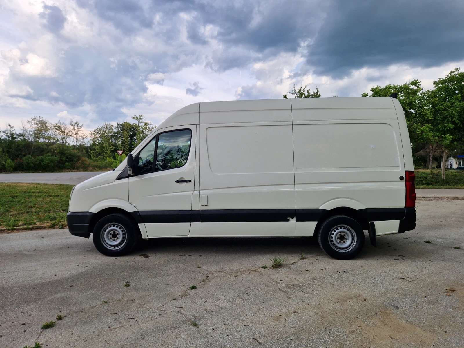 VW Crafter 2.5 TDI L2 H2, снимка 7 - Бусове и автобуси - 54623066