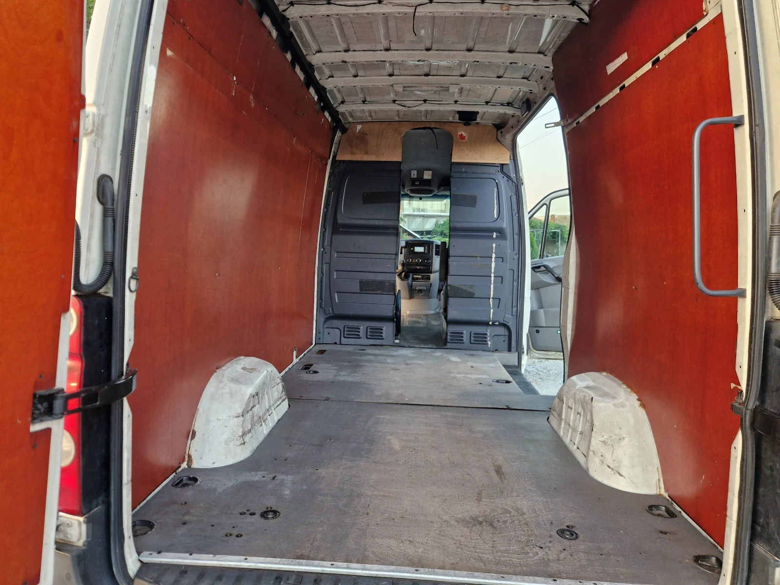 VW Crafter 2.5 TDI L2 H2, снимка 13 - Бусове и автобуси - 54623066